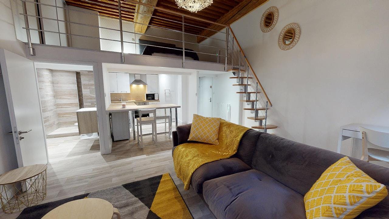 Studio for rent for €935 per month in Lyon, Rue des Tables Claudiennes