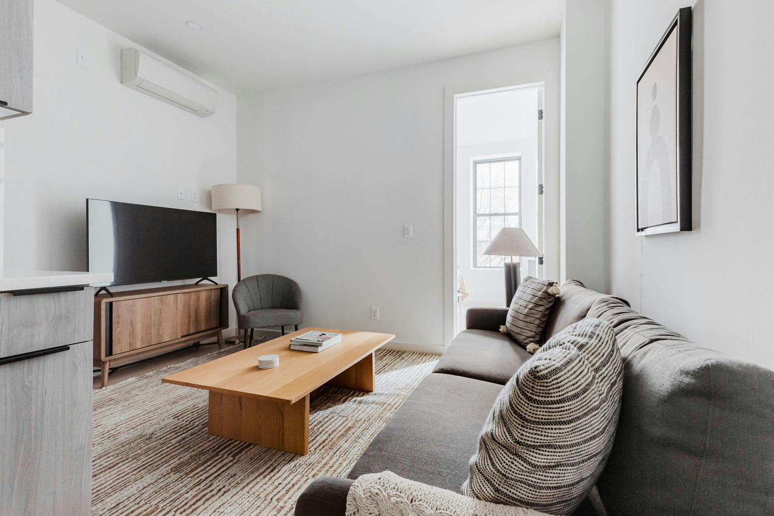 Apartament de închiriat pentru $7,295 pe lună în Kings County, Union Avenue