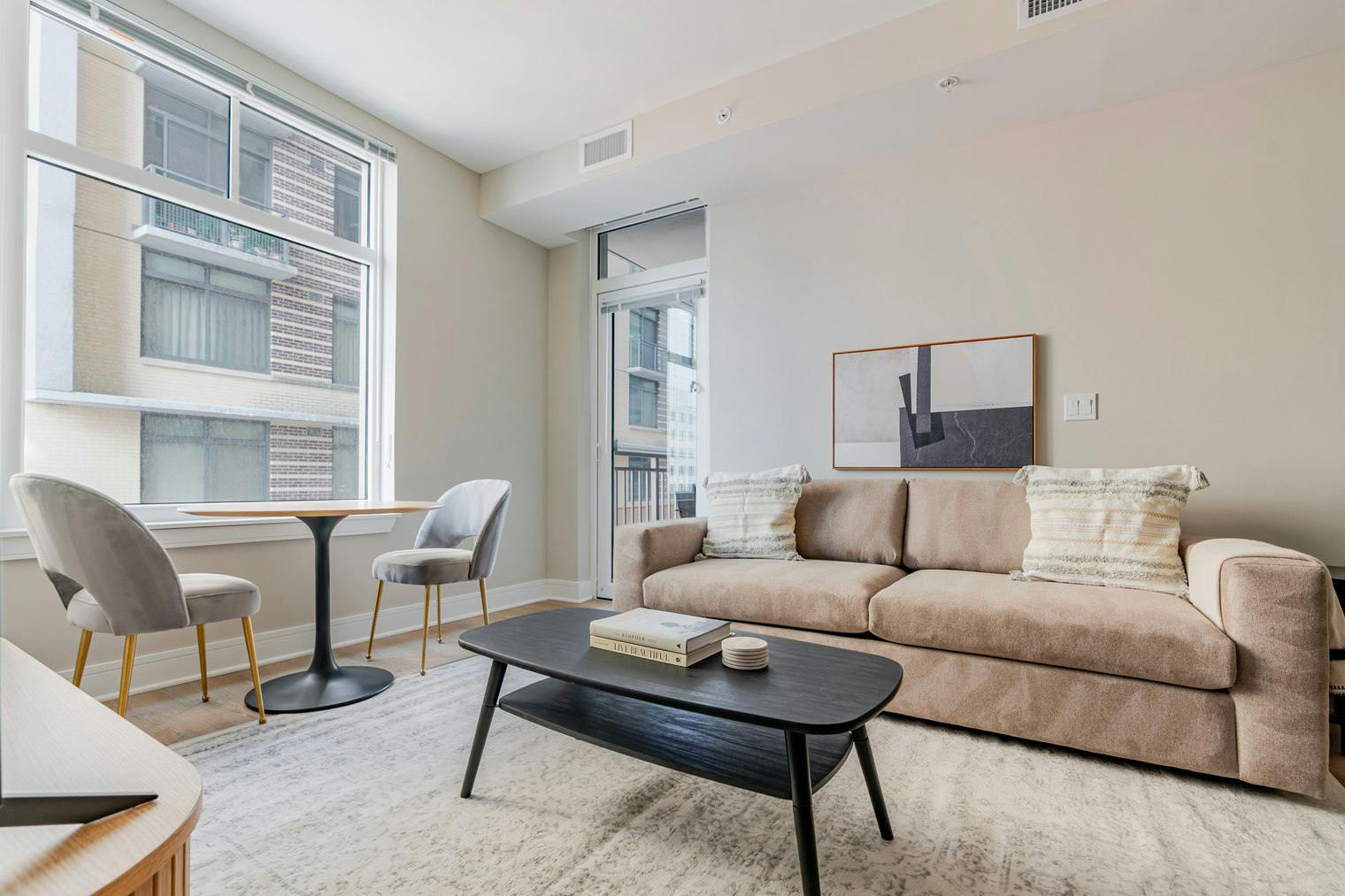 Lägenhet att hyra för $5,908 i månaden i Bethesda, Saint Elmo Avenue