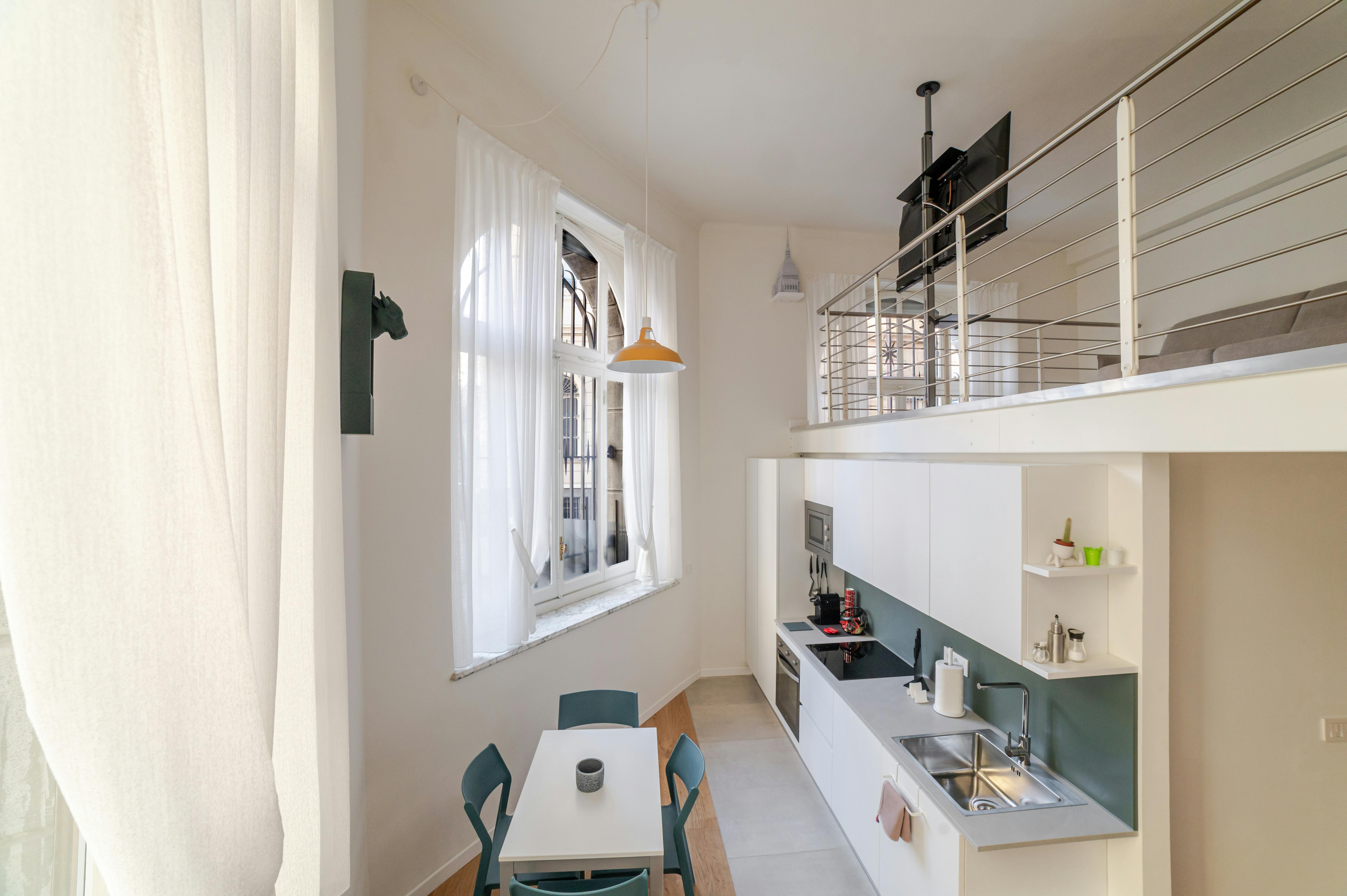 Apartment for rent for €1,600 per month in Turin, Via Andrea Doria