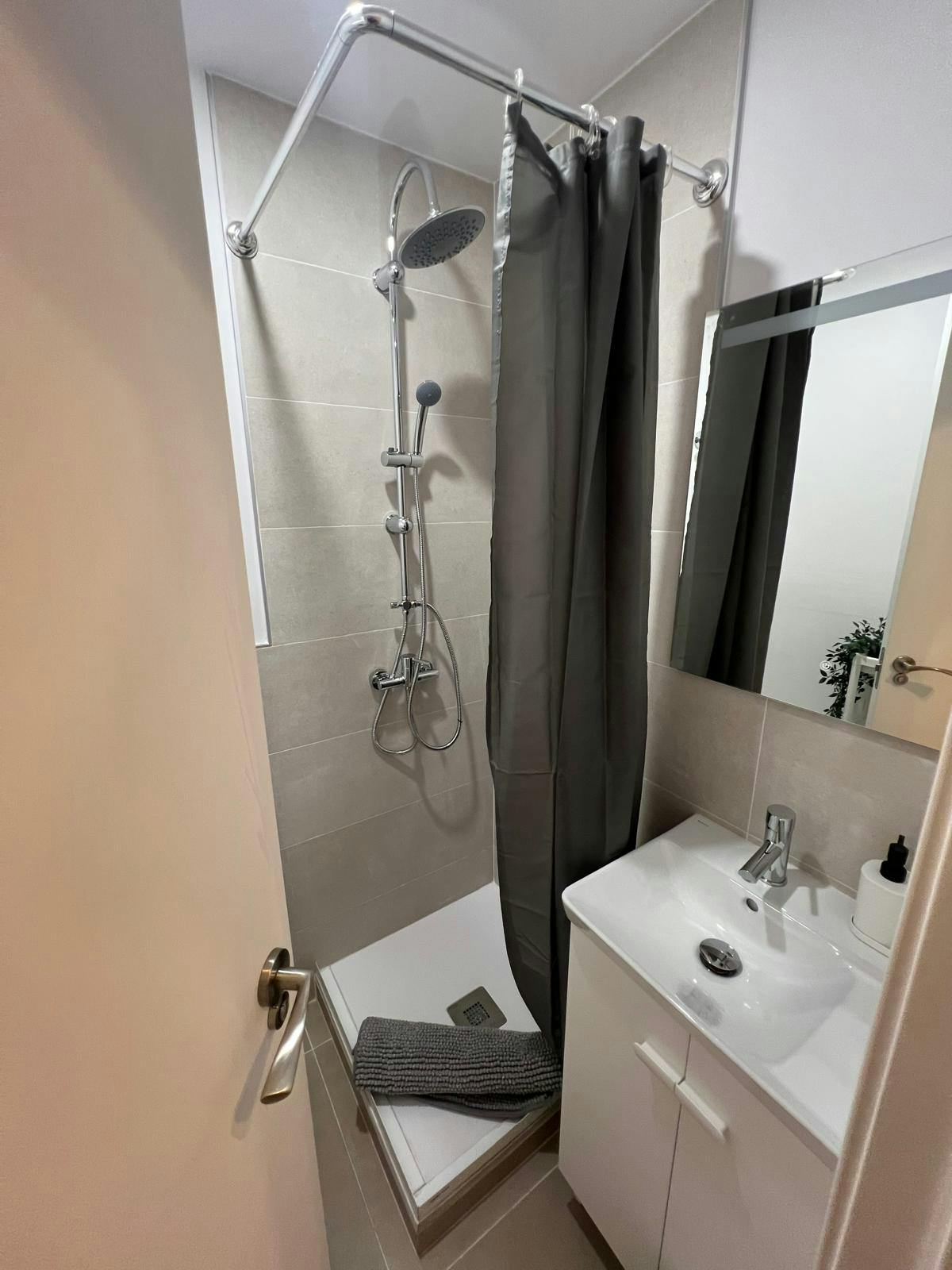 Single room Alicante, 1 bed, 7m² — photo 13