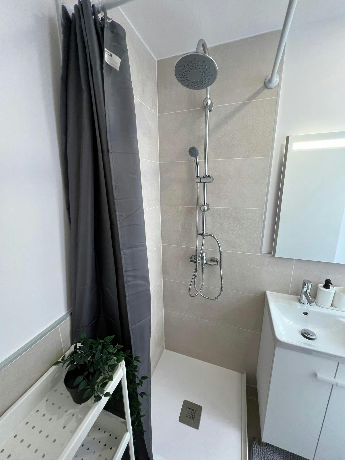 Single room Alicante, 1 bed, 7m² — photo 12
