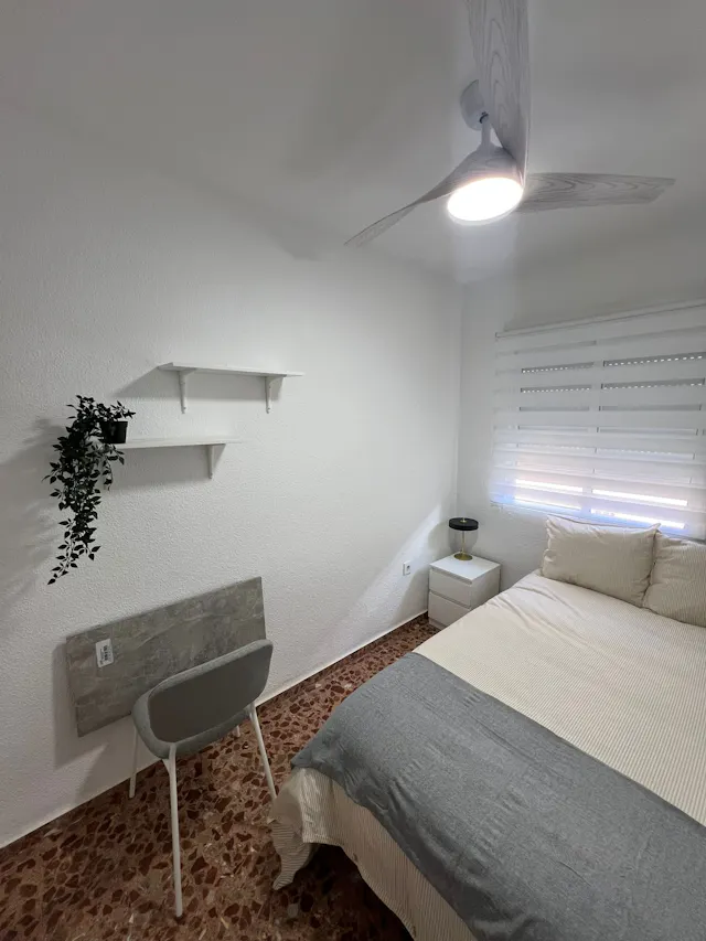 Private room in Carrer Lira, Alicante (1681822) room image 44