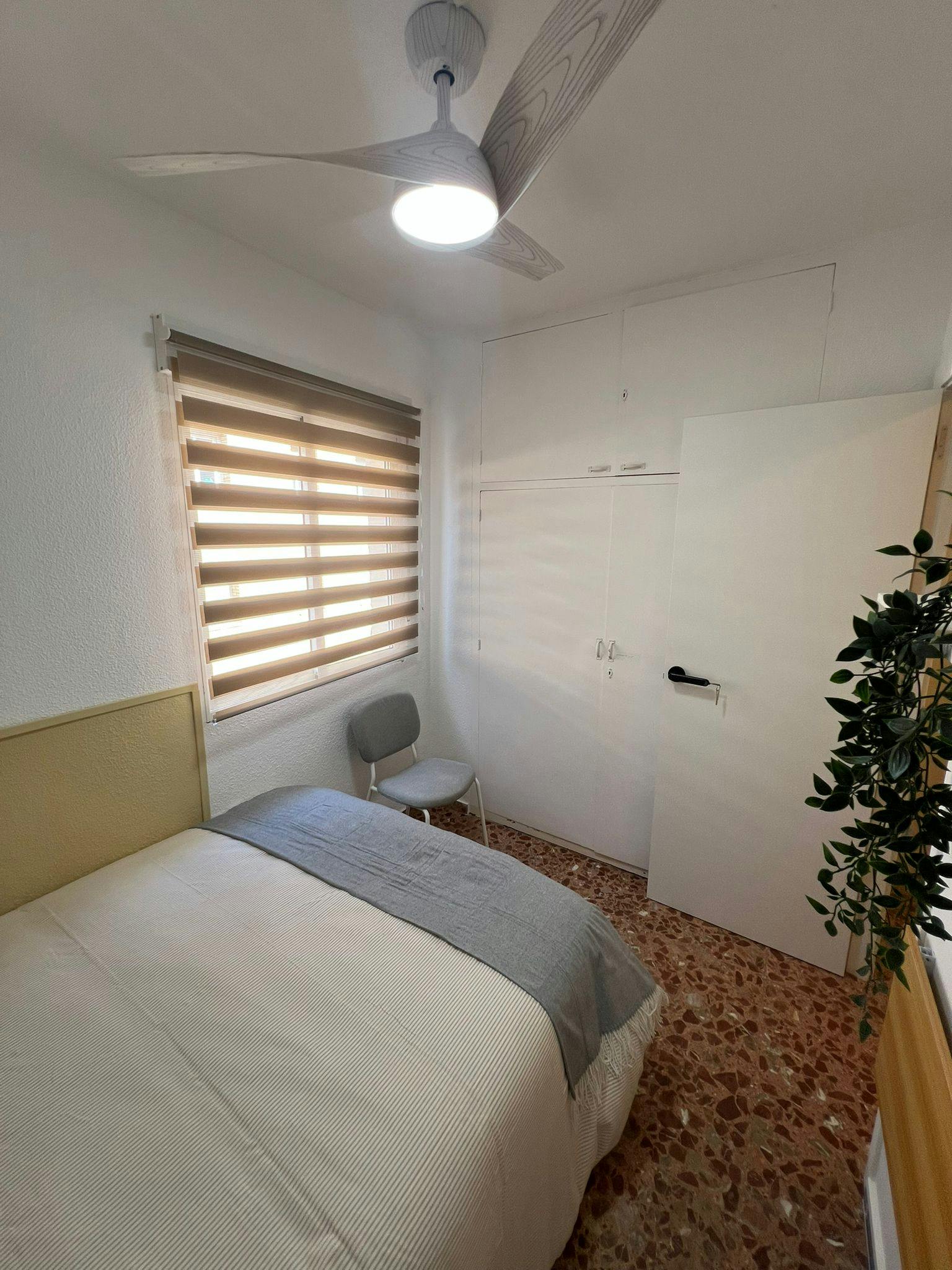 Single room Alicante, 1 bed, 6m² — photo 2