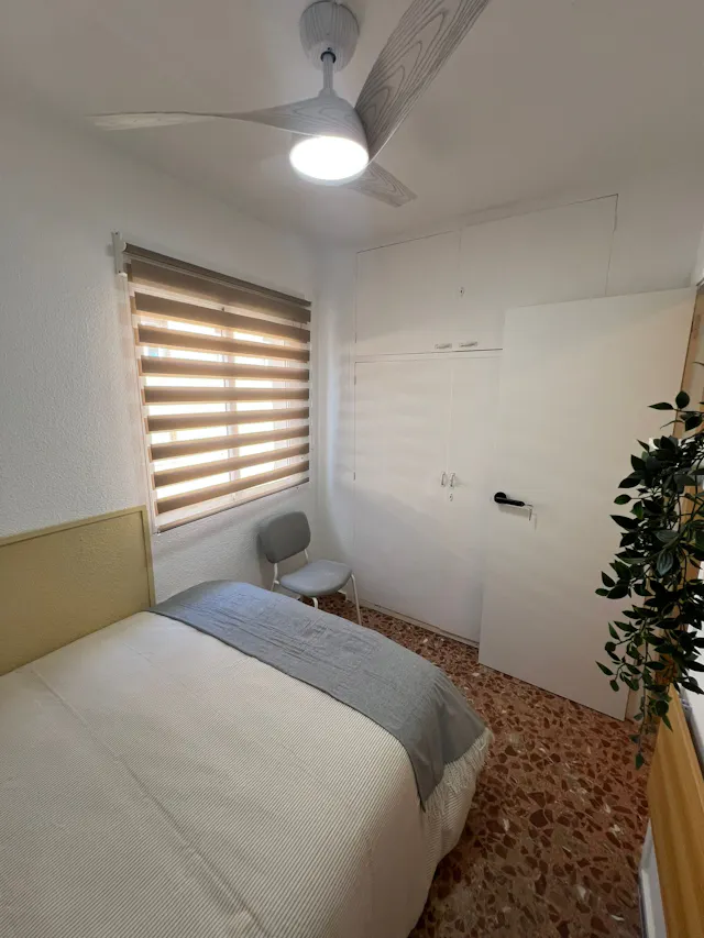Private room in Carrer Lira, Alicante (1681825) room image 1