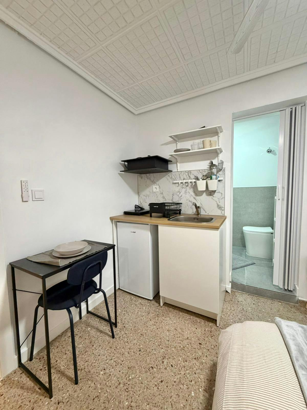 Single room Xirivella, 1 bed, 10m² — photo 3