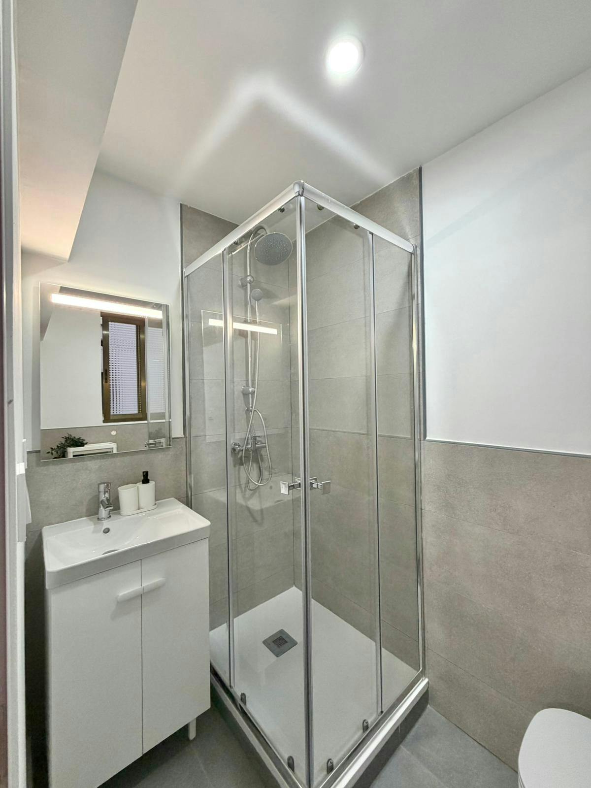 Single room Xirivella, 1 bed, 10m² — photo 8