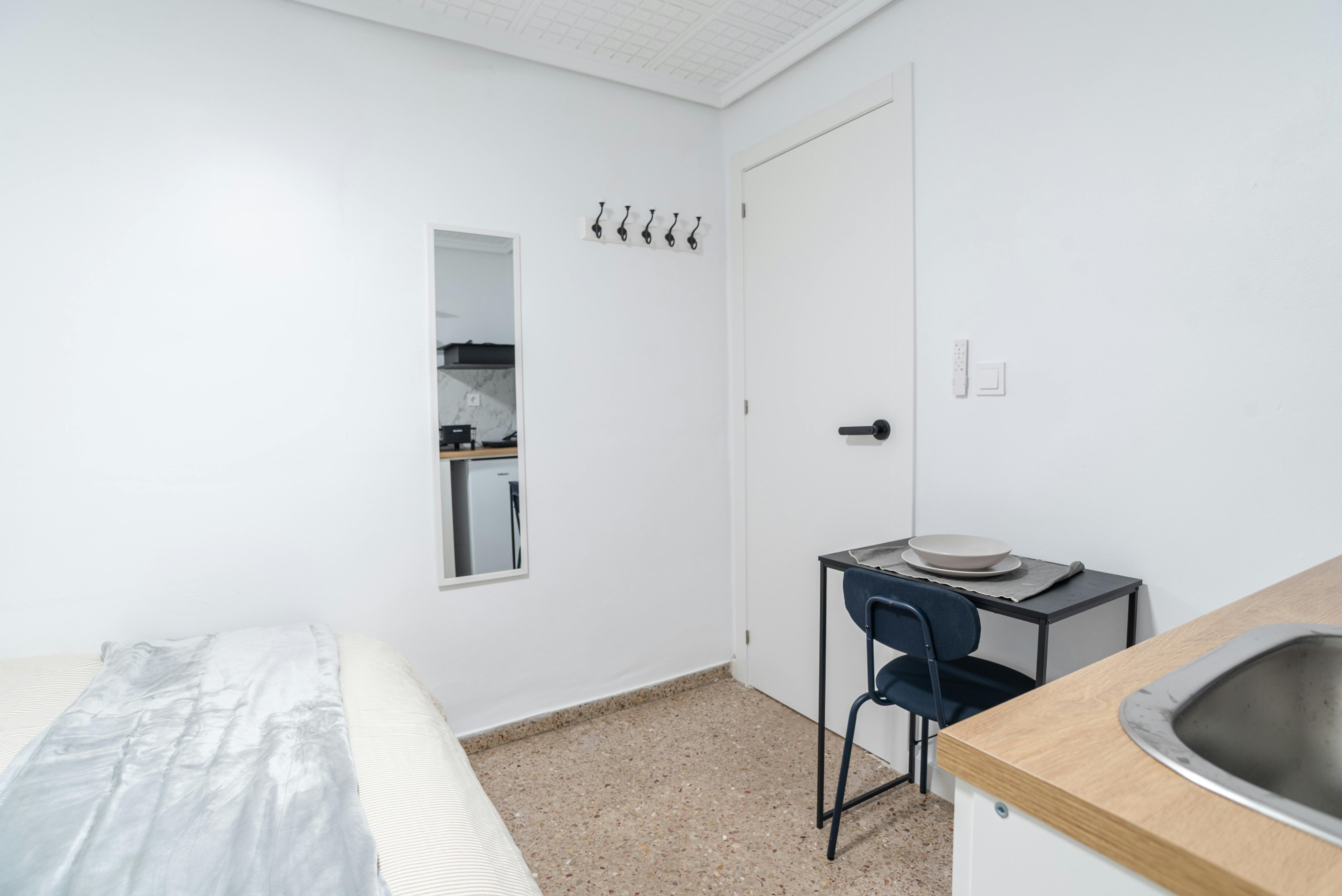 Single room Xirivella, 1 bed, 10m² — photo 17