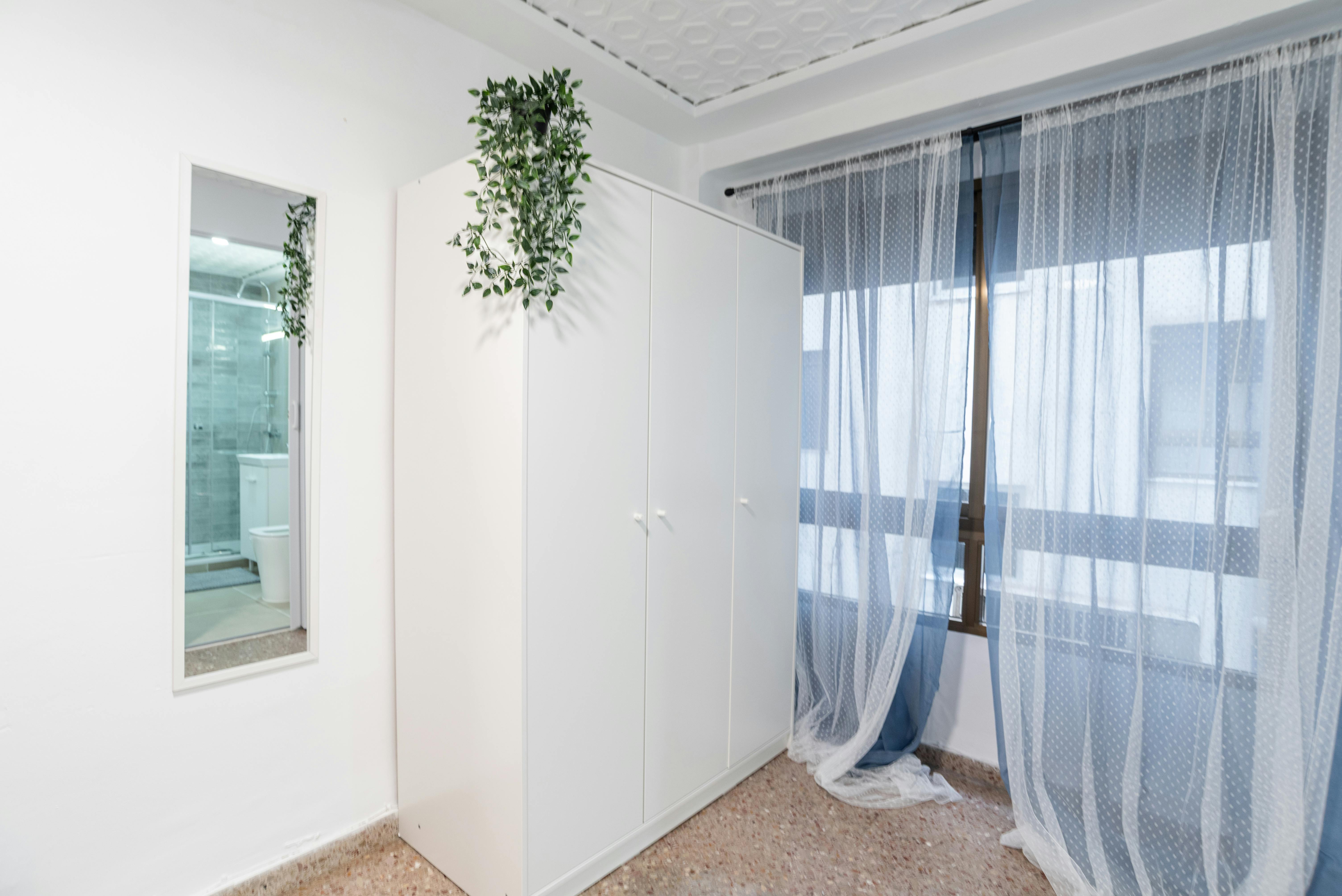 Single room Xirivella, 1 bed, 10m² — photo 17