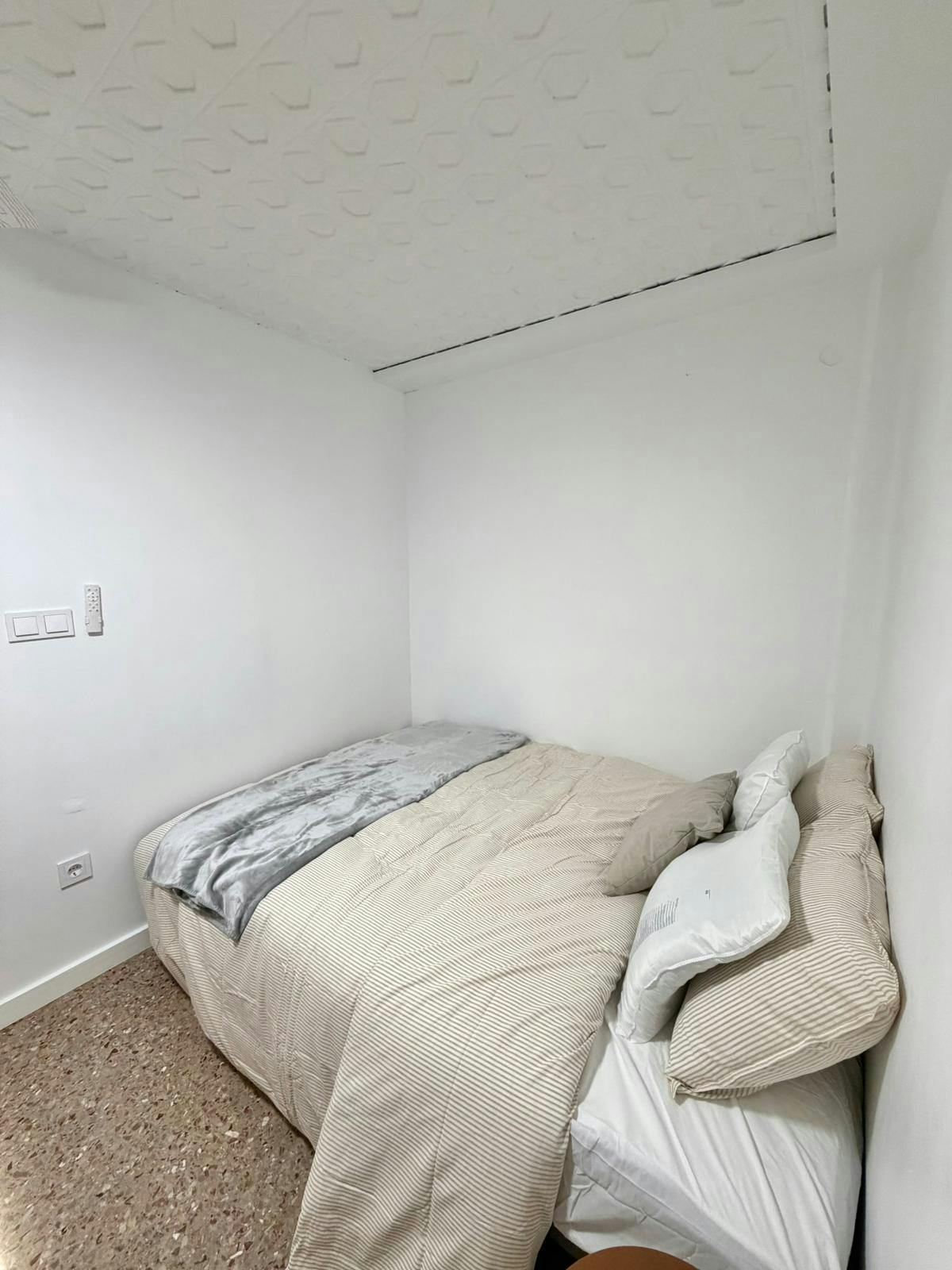 Single room Xirivella, 1 bed, 10m² — photo 4