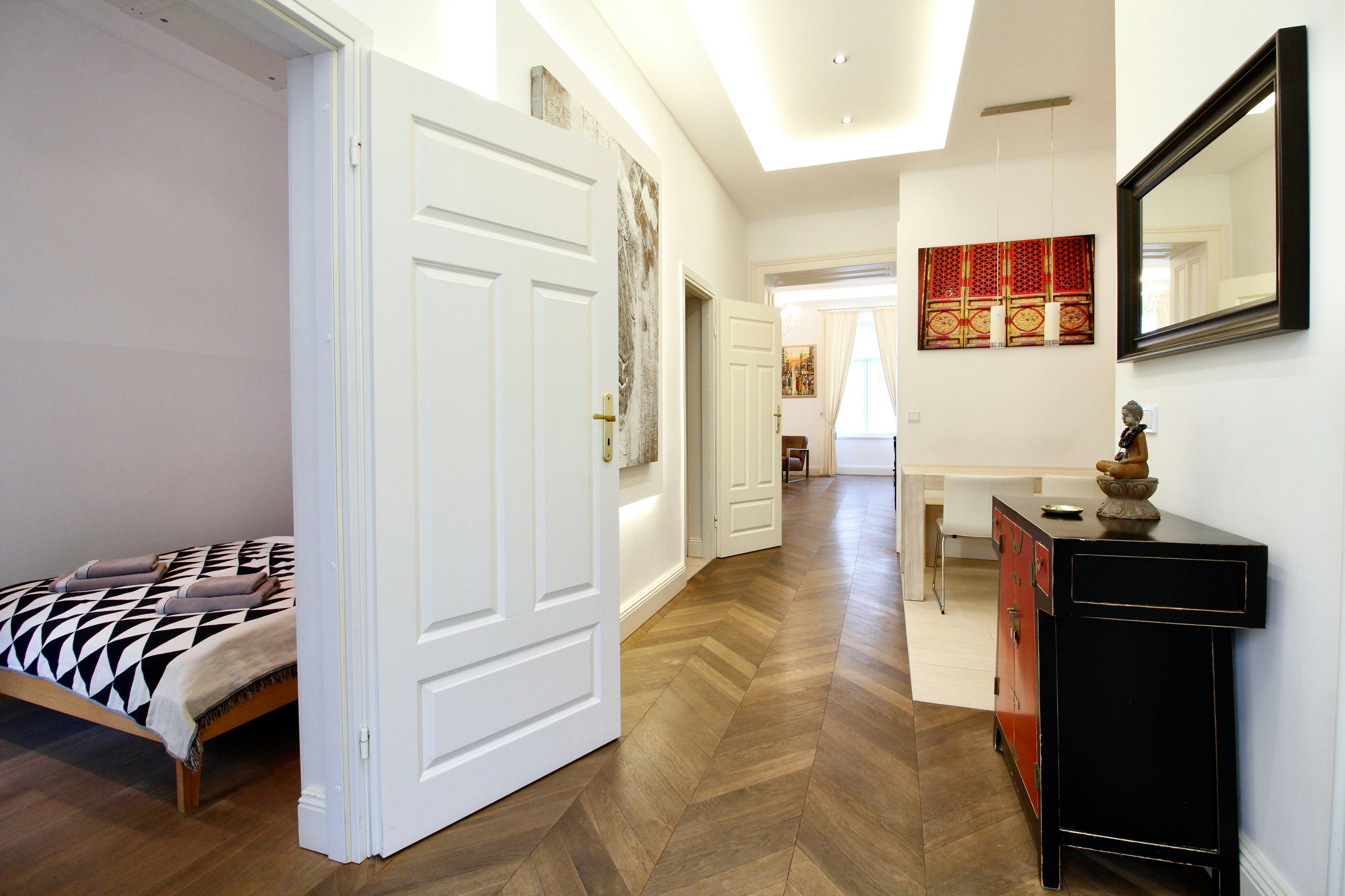 Neustiftgasse, Vienna preview