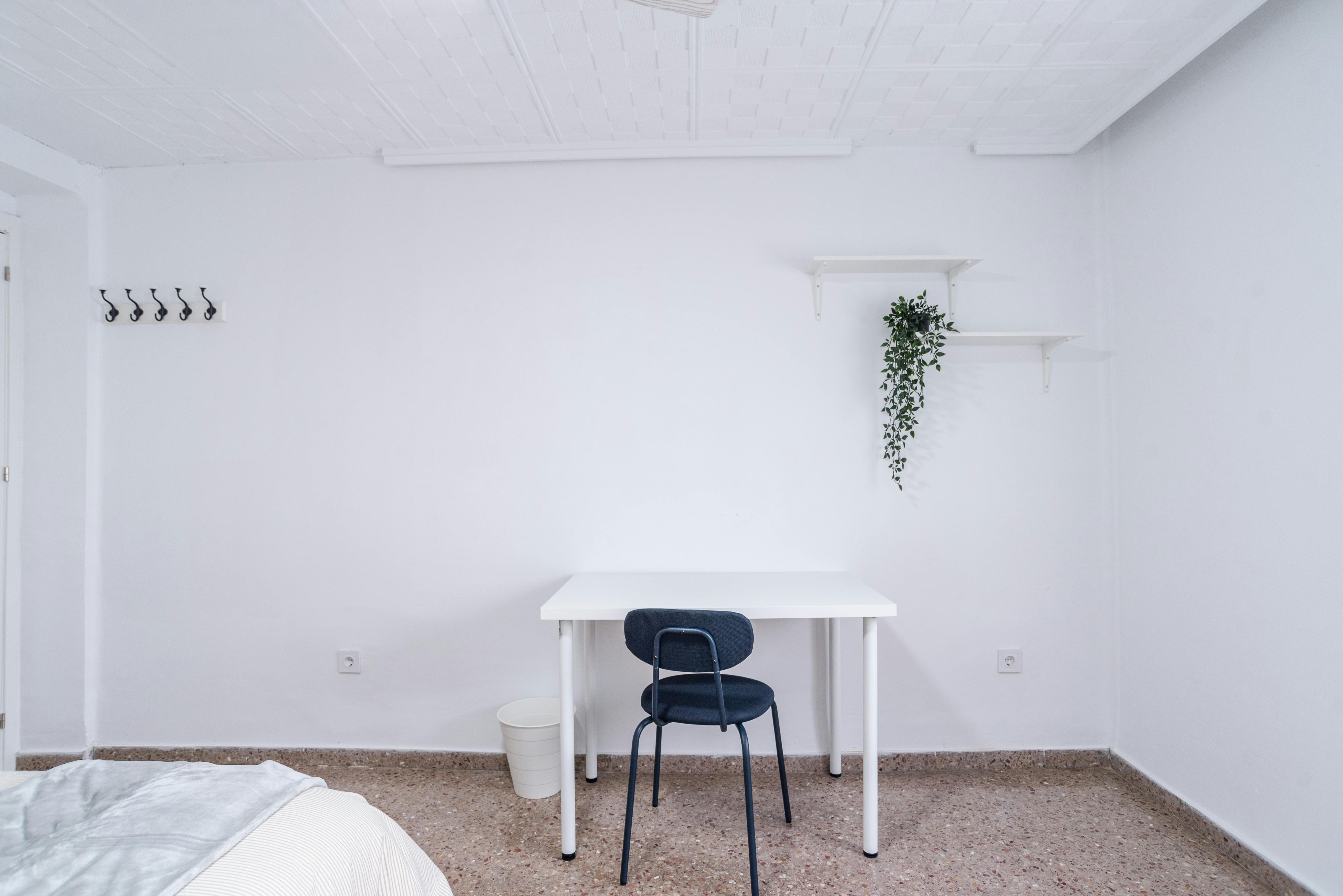 Single room Xirivella, 1 bed, 8m² — photo 17