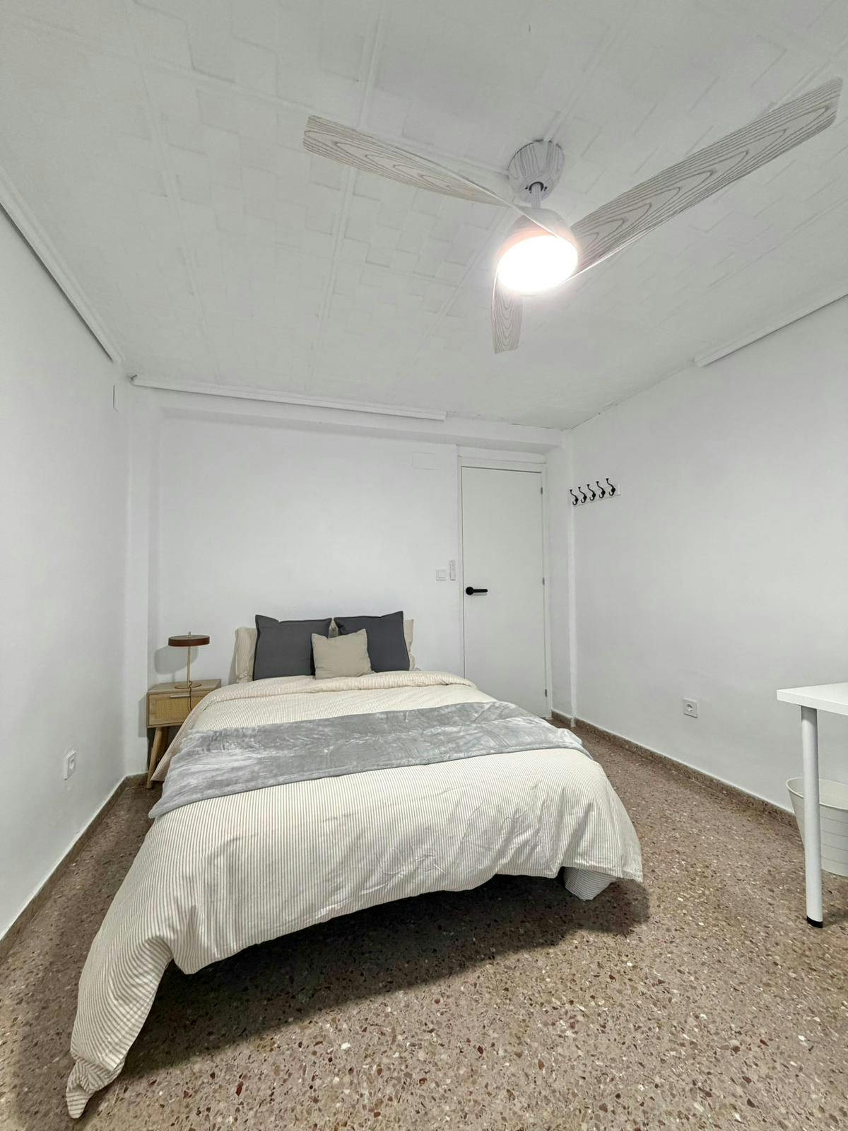 Single room Xirivella, 1 bed, 8m² — photo 9