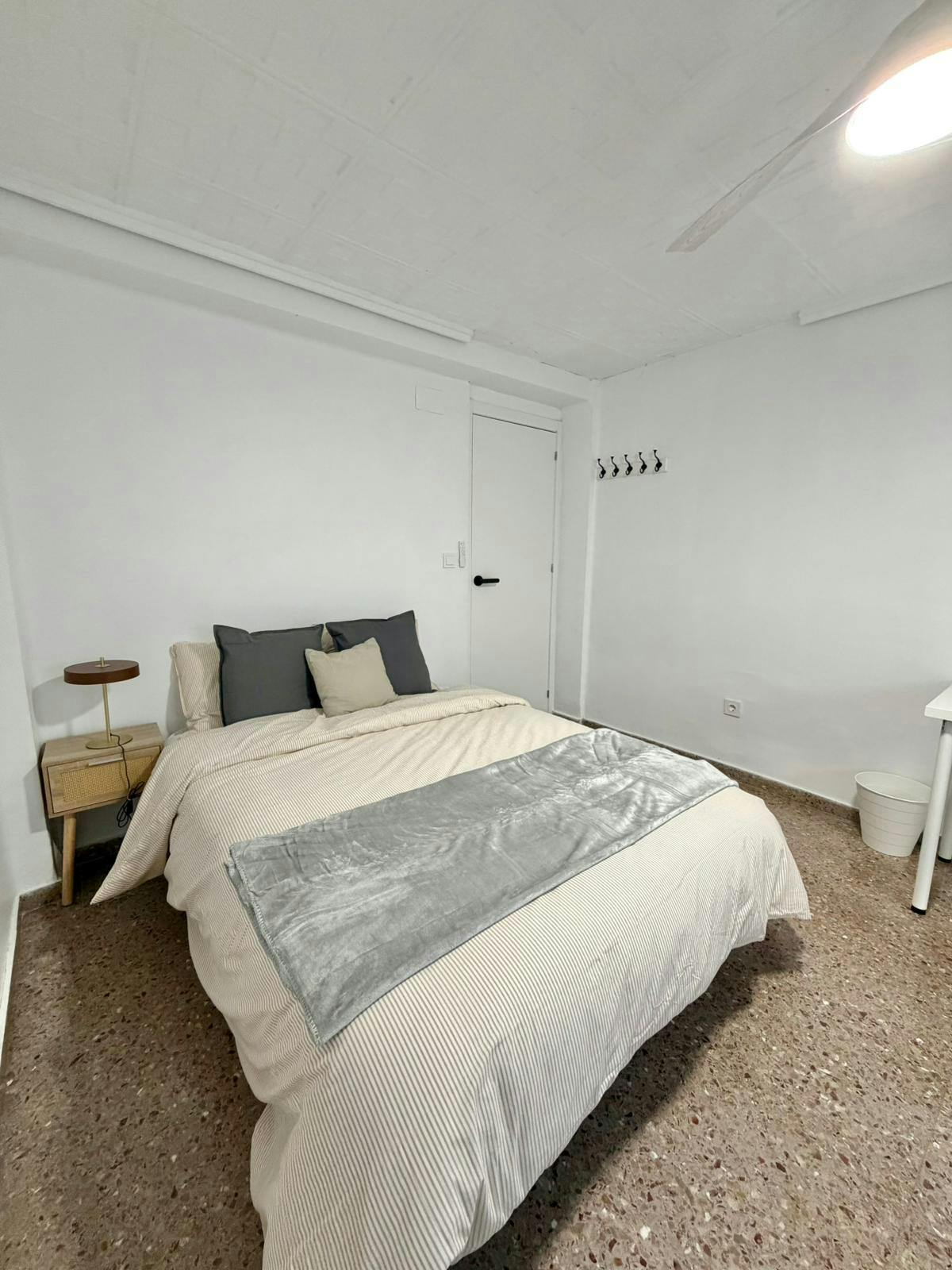 Single room Xirivella, 1 bed, 8m² — photo 2