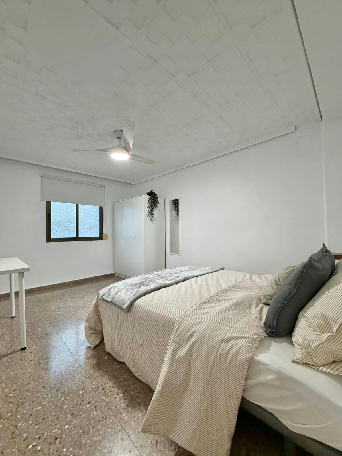 Single room Xirivella, 1 bed, 8m² — photo 10