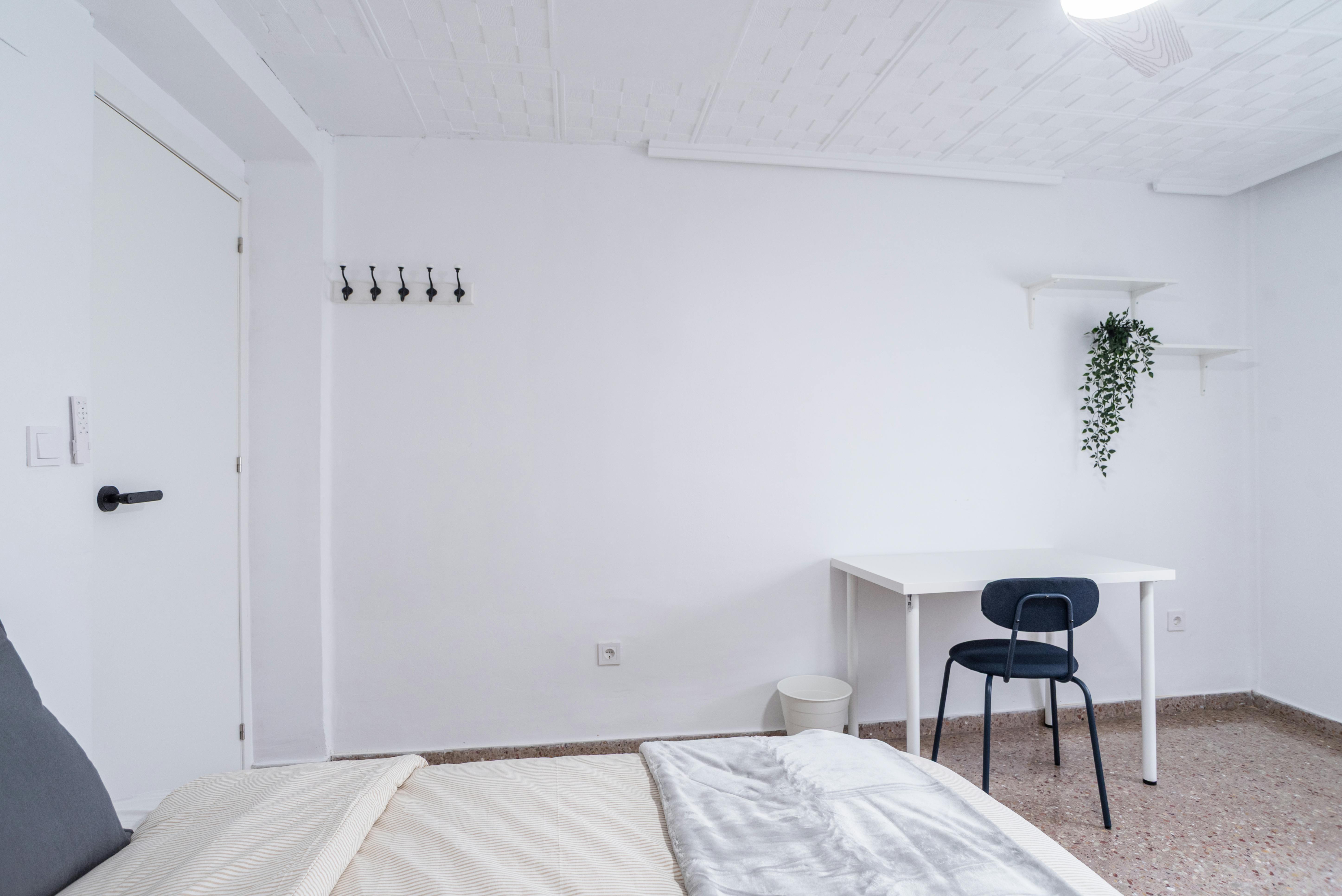 Single room Xirivella, 1 bed, 8m² — photo 19