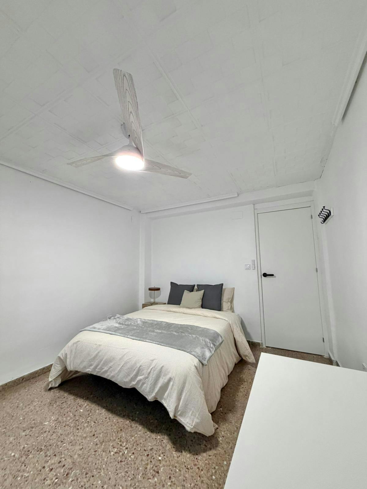 Single room Xirivella, 1 bed, 8m² — photo 8