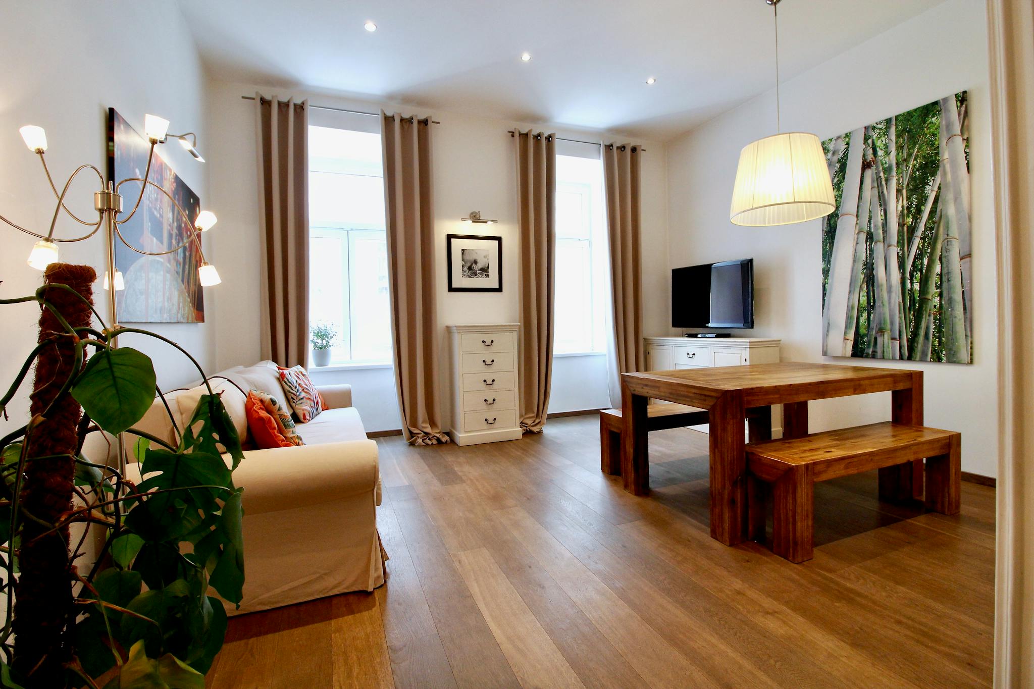 Neustiftgasse, Vienna preview