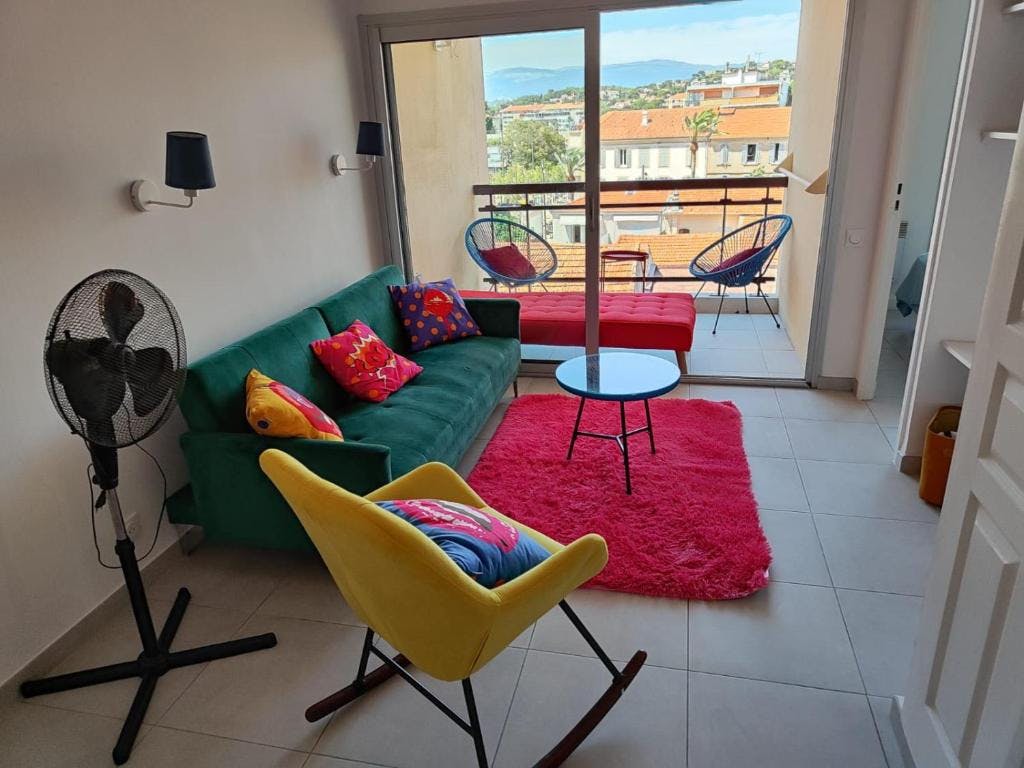 Apartamento para alugar por € 870 por mês em Cannes, Avenue Pierre Semard