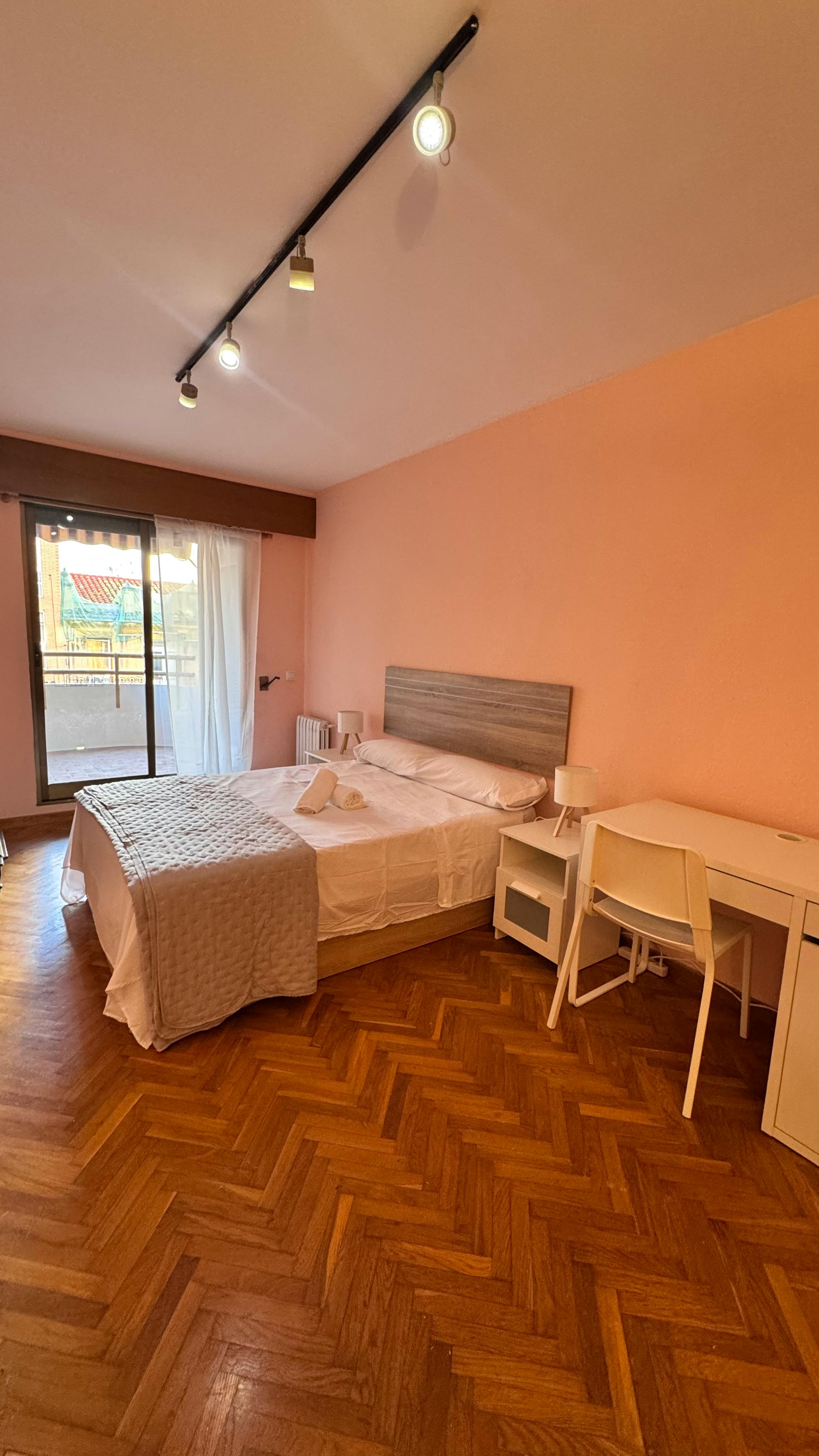 Carrer de Martí l'Humà, Valencia preview