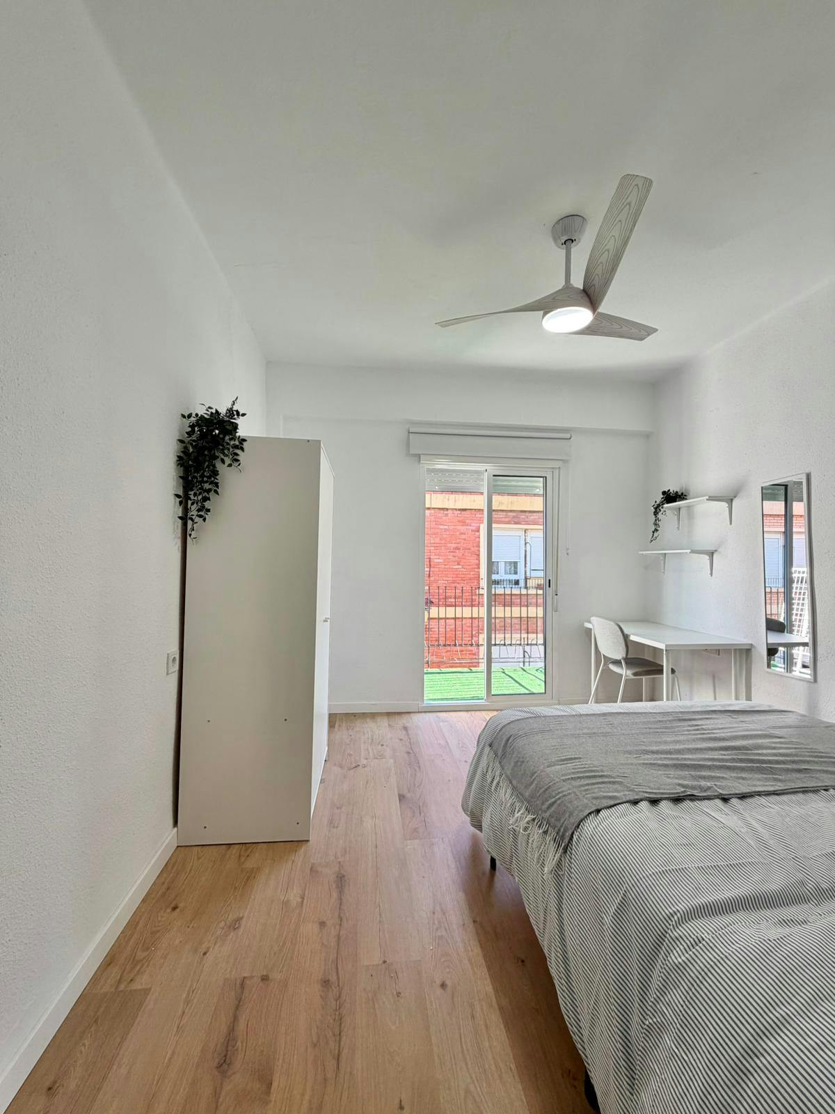 Single room Xirivella, 1 bed, 8m² — photo 8