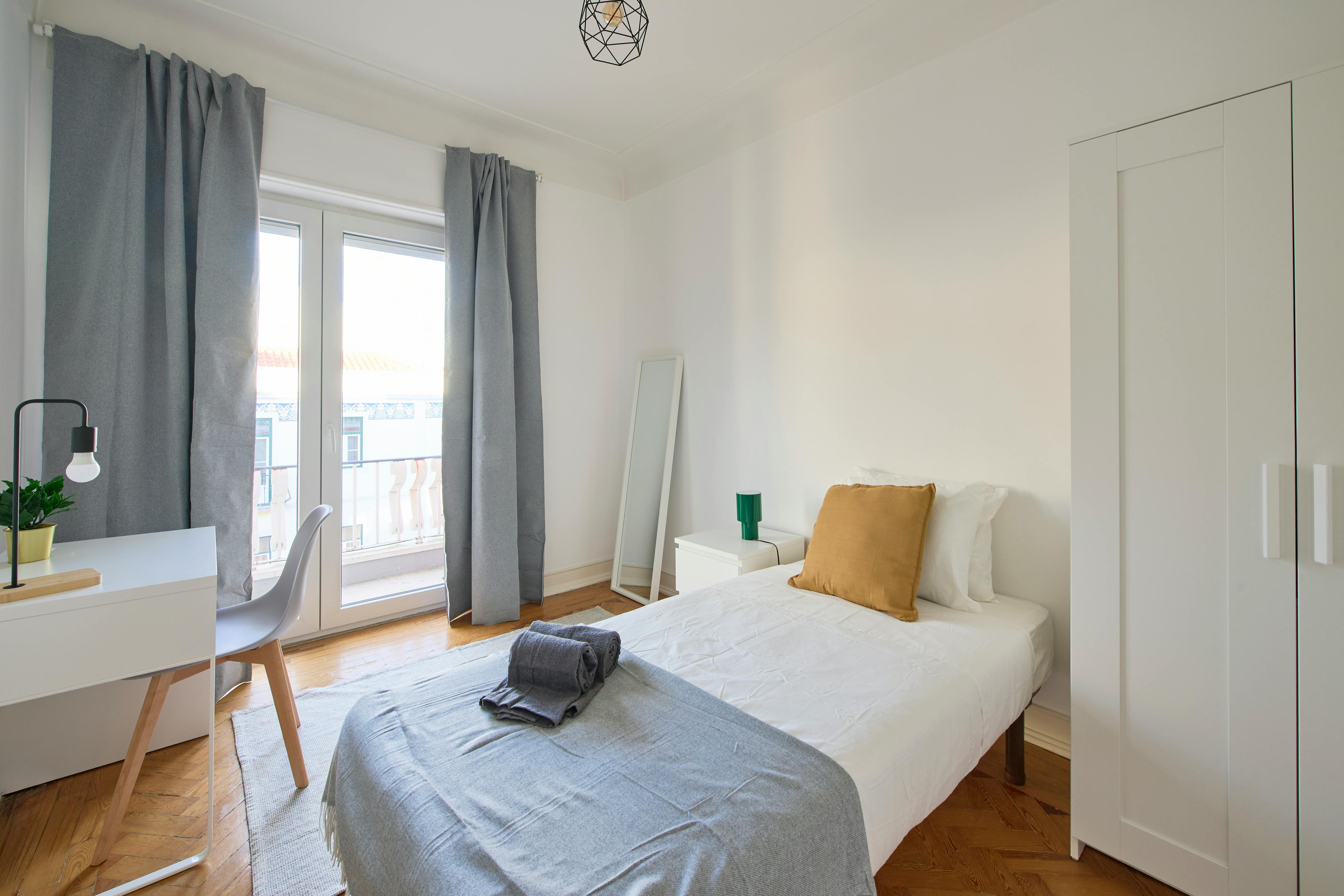 Private room for rent for €550 per month in Lisbon, Rua José Falcão