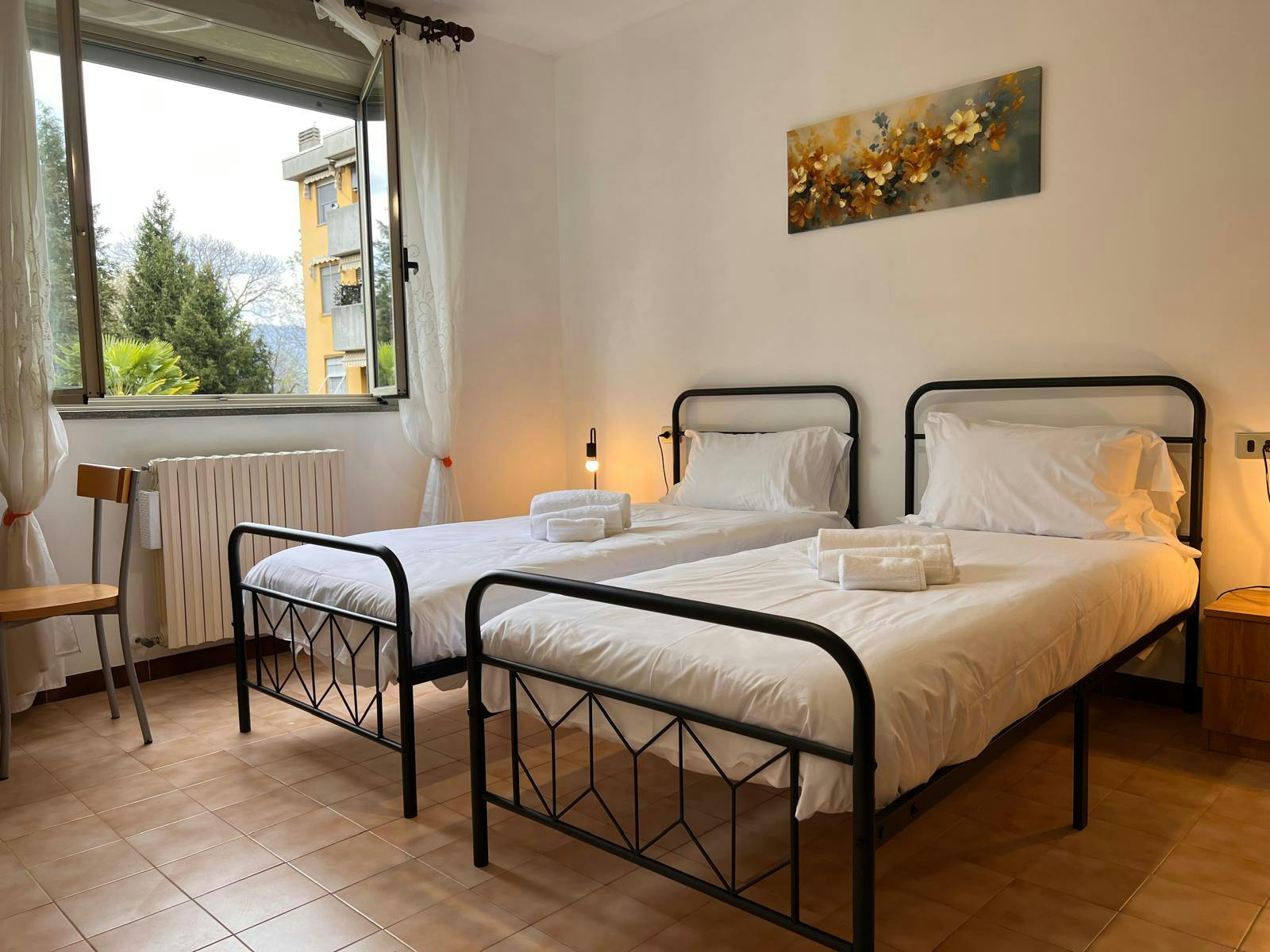 Appartement te huur voor € 1.800 per maand in Varese, Via Gianni Rodari
