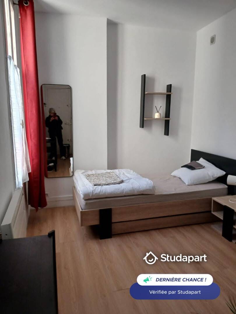 Apartment for rent for €820 per month in Paris, Rue Legendre