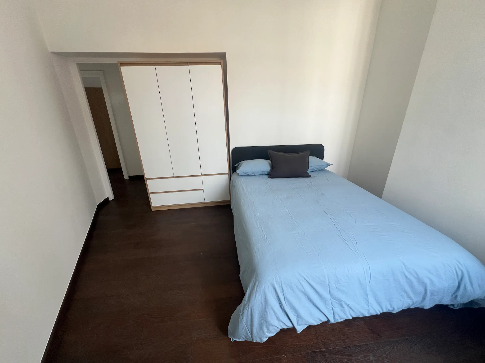 Rue T'Kint, Brussels preview