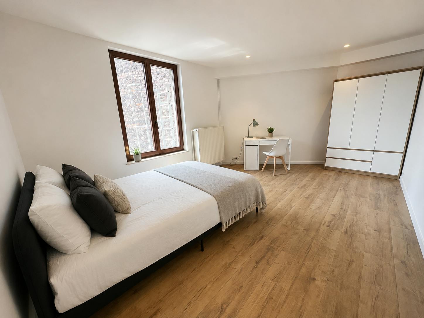 Rue T'Kint, Brussels preview