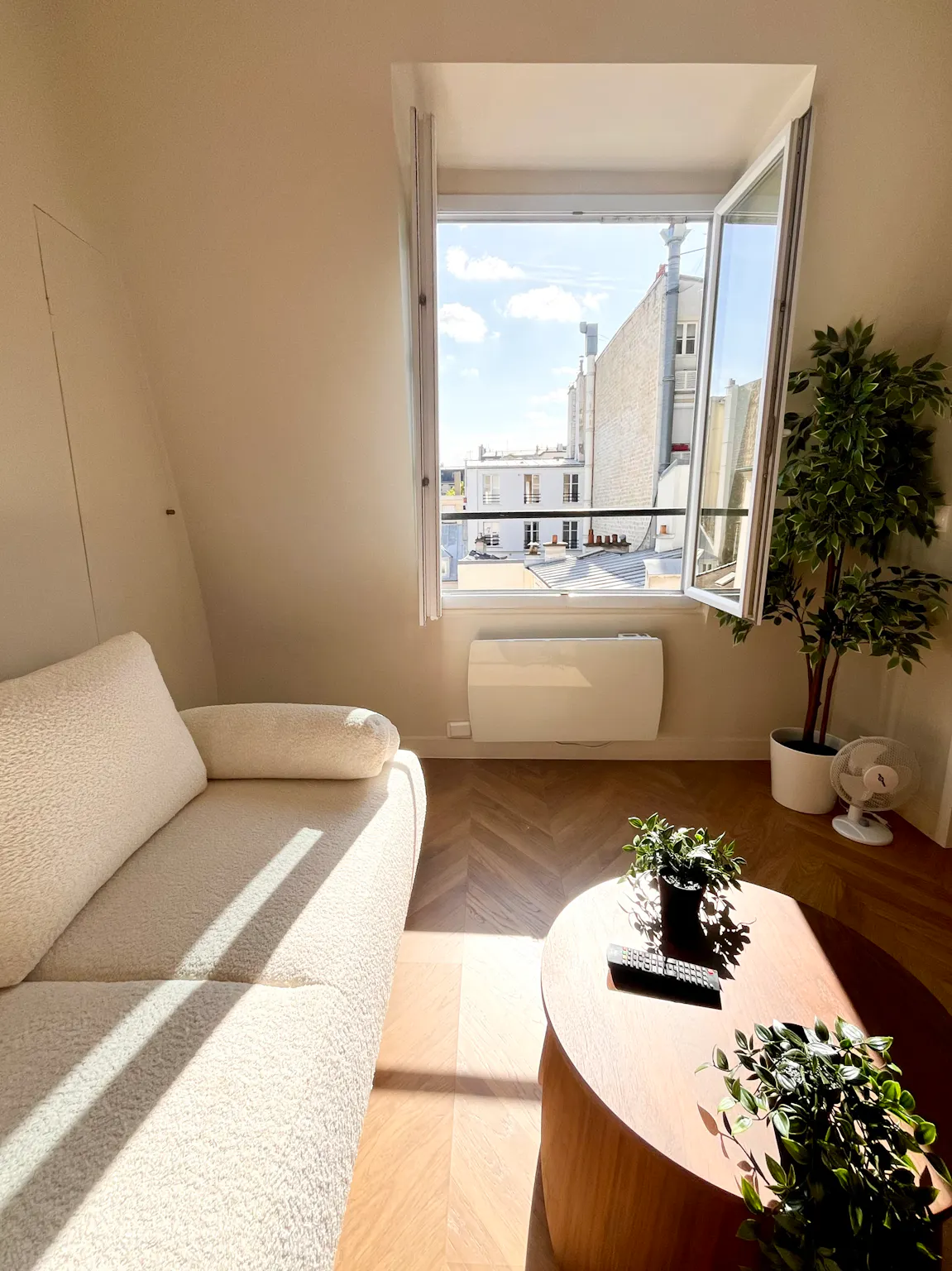 1-Bedroom Apartment in Rue de l'Université, Paris (1682124) ROOM 2