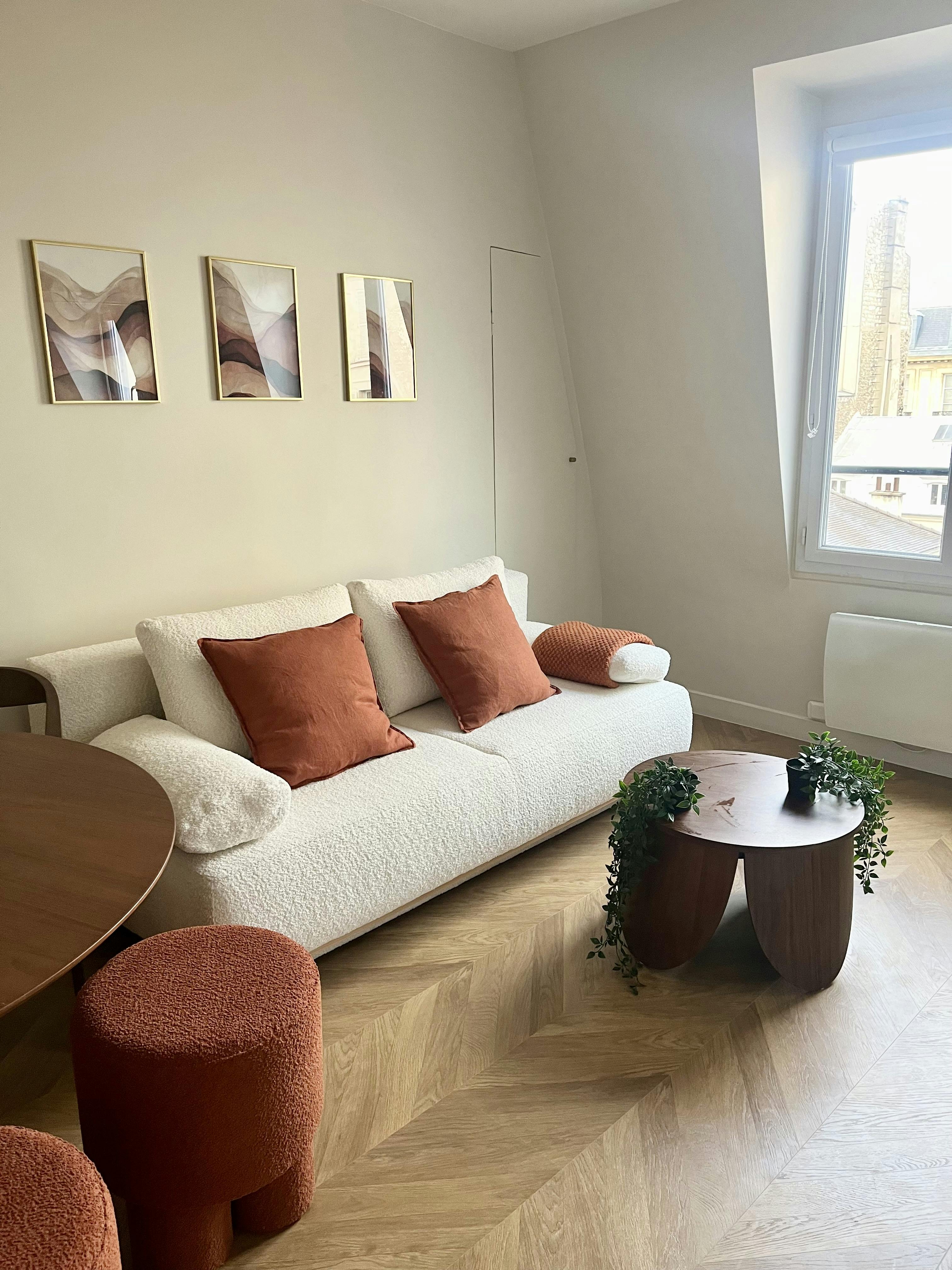 Apartment for rent for €2,300 per month in Paris, Rue de l'Université