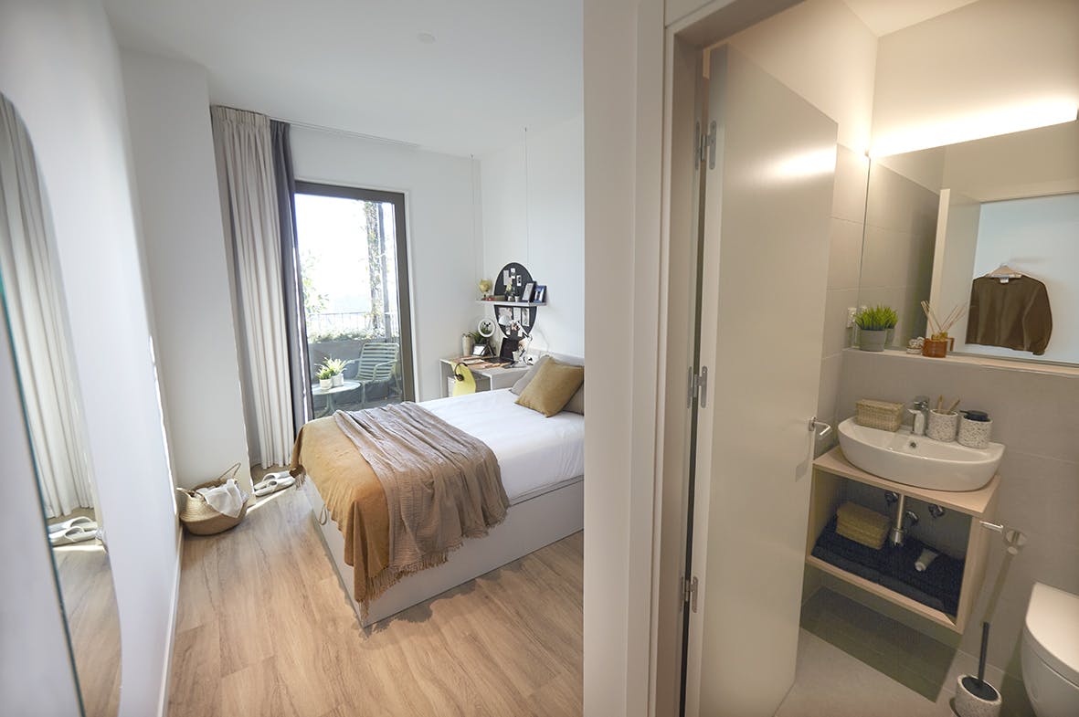 Pokój prywatny do wynajęcia za 1359 € miesięcznie w mieście Esplugues de Llobregat, Avenida de Ahrensburg