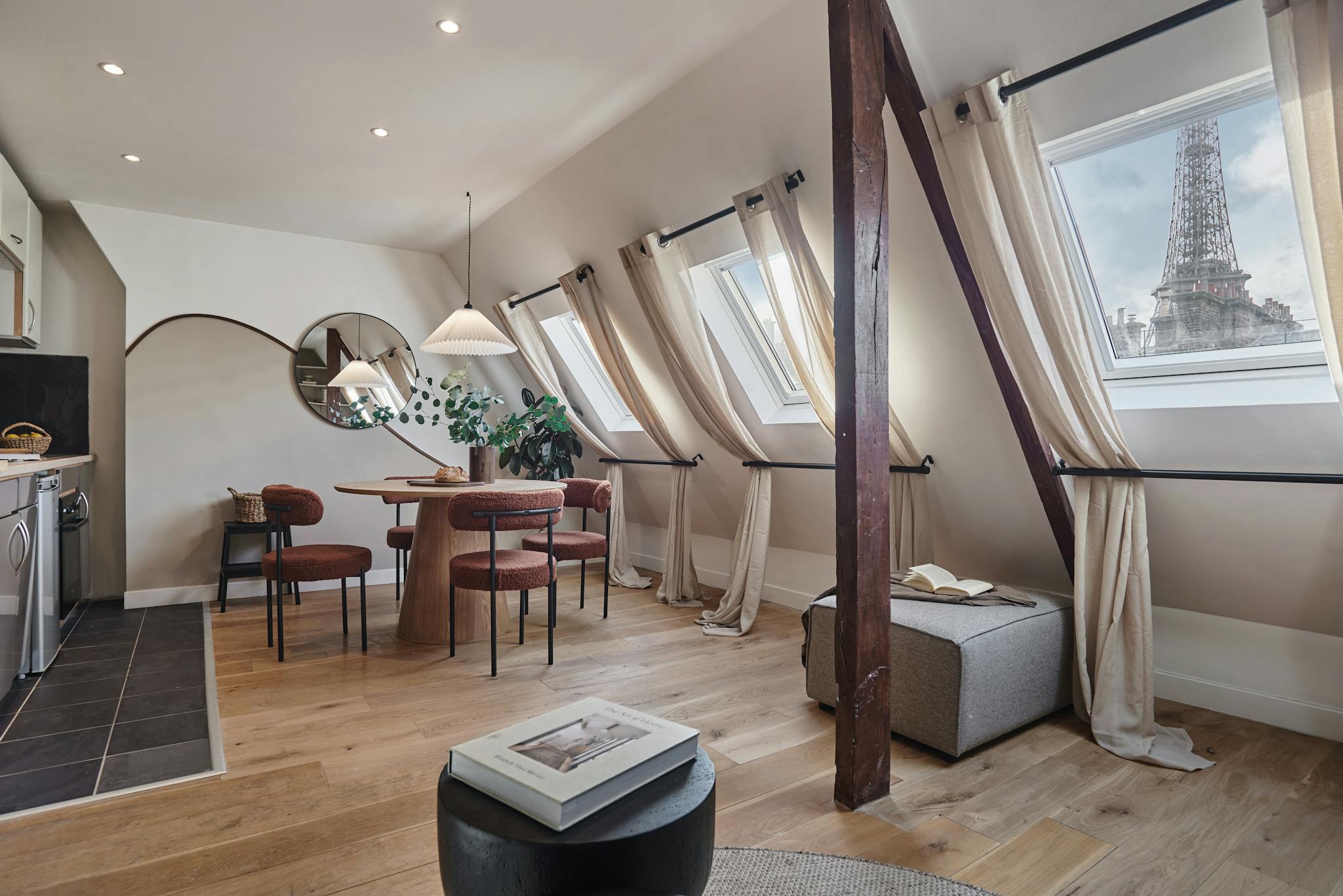 Rue de l'Université, Paris preview