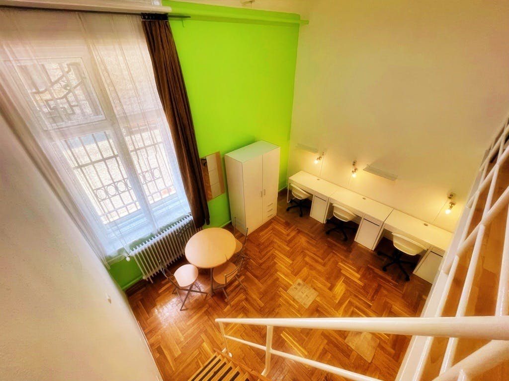 Shared room for rent for HUF 64,603 per month in Budapest, Ipar utca