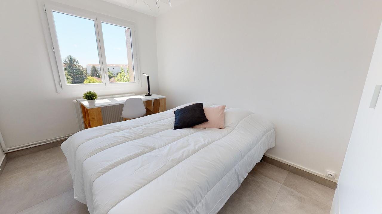 Rue Collomb, Bron preview