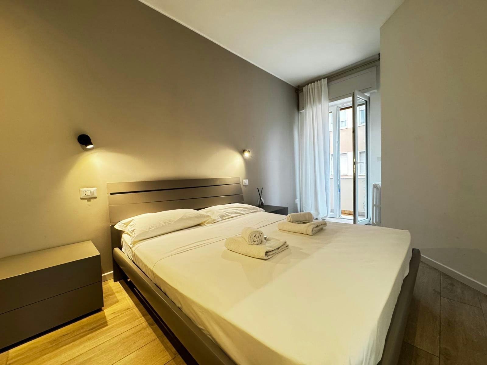 Apartment for rent for €1,500 per month in Milan, Via Angelo Inganni