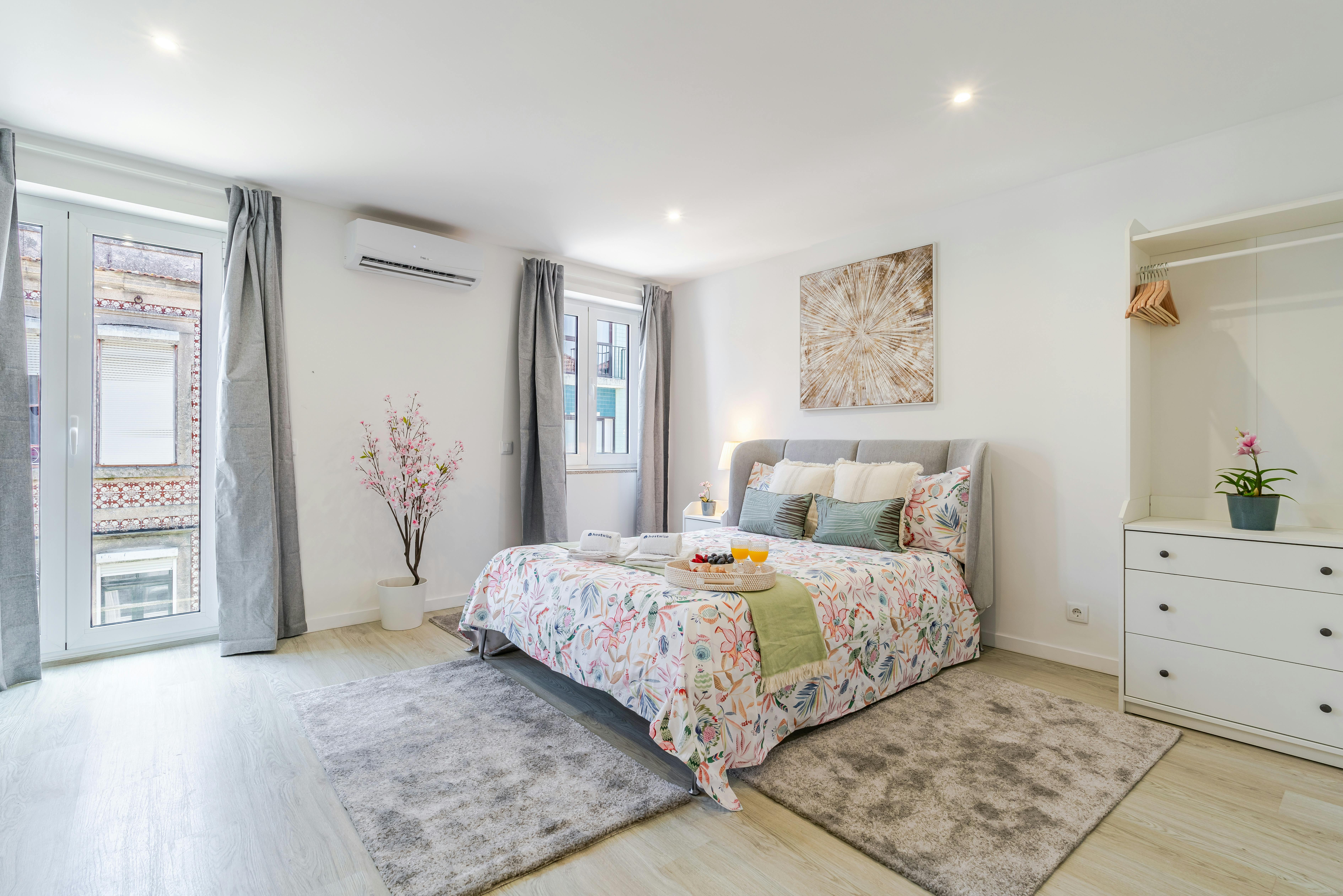 Rua Álvaro de Castelões, Porto preview