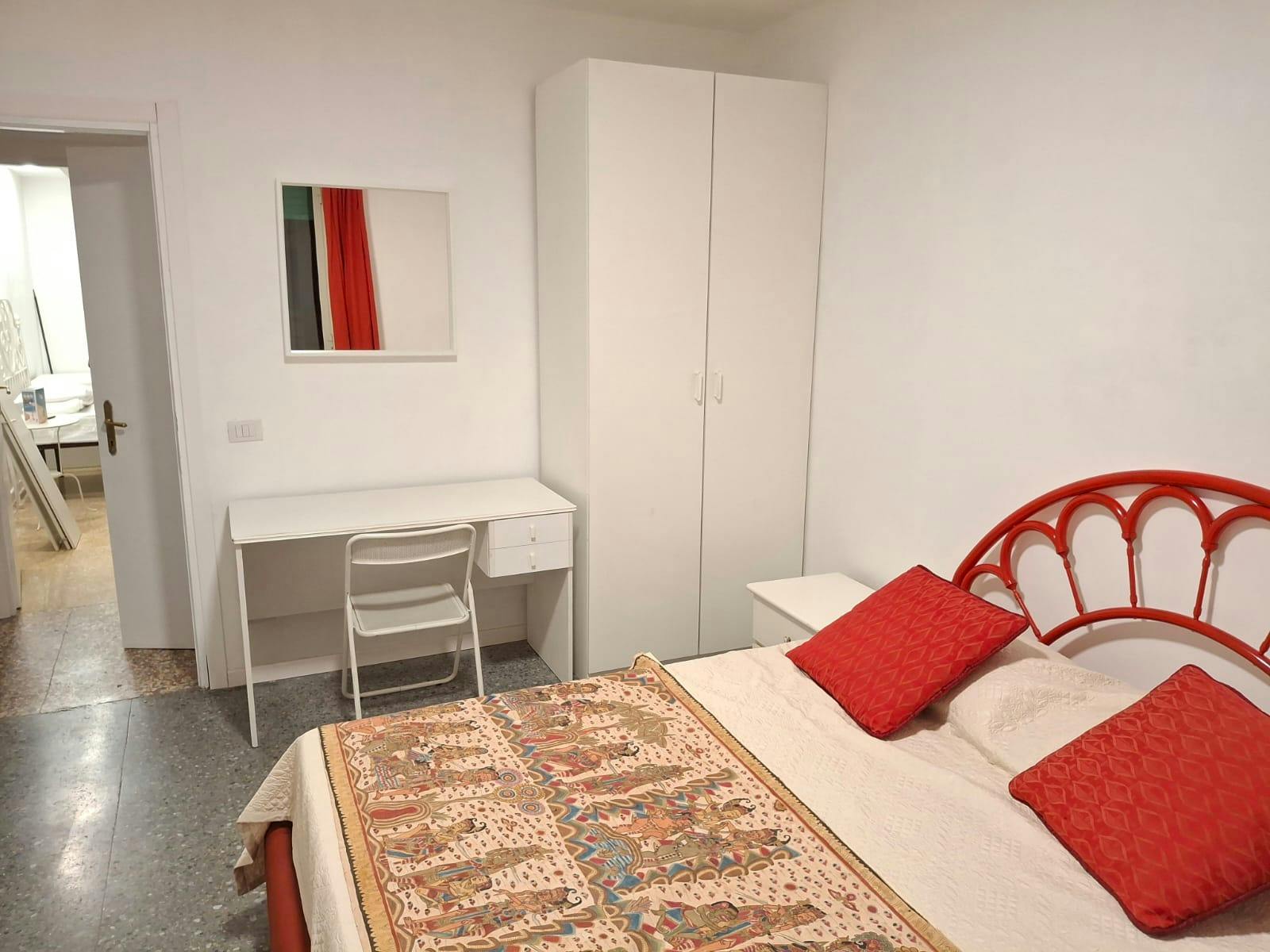 Cameră privată de închiriat pentru 610 EUR pe lună în Rome, Via Ivrea