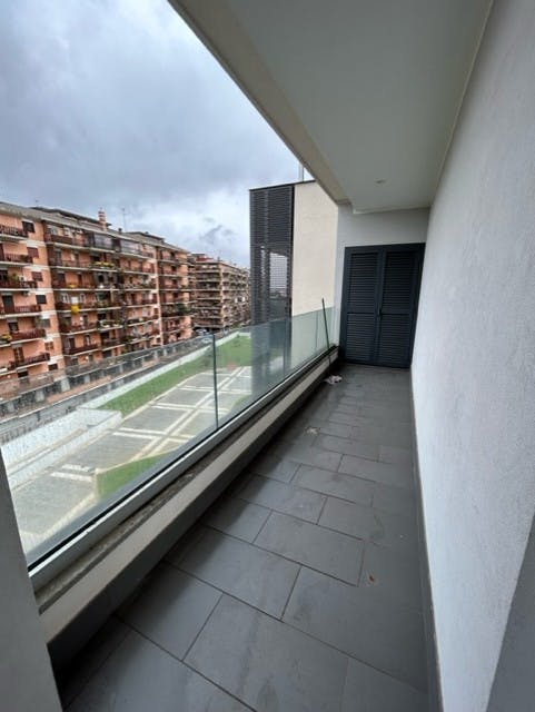 Appartamento in affitto a 1100 € al mese a Rome, Via Salvatore Quasimodo