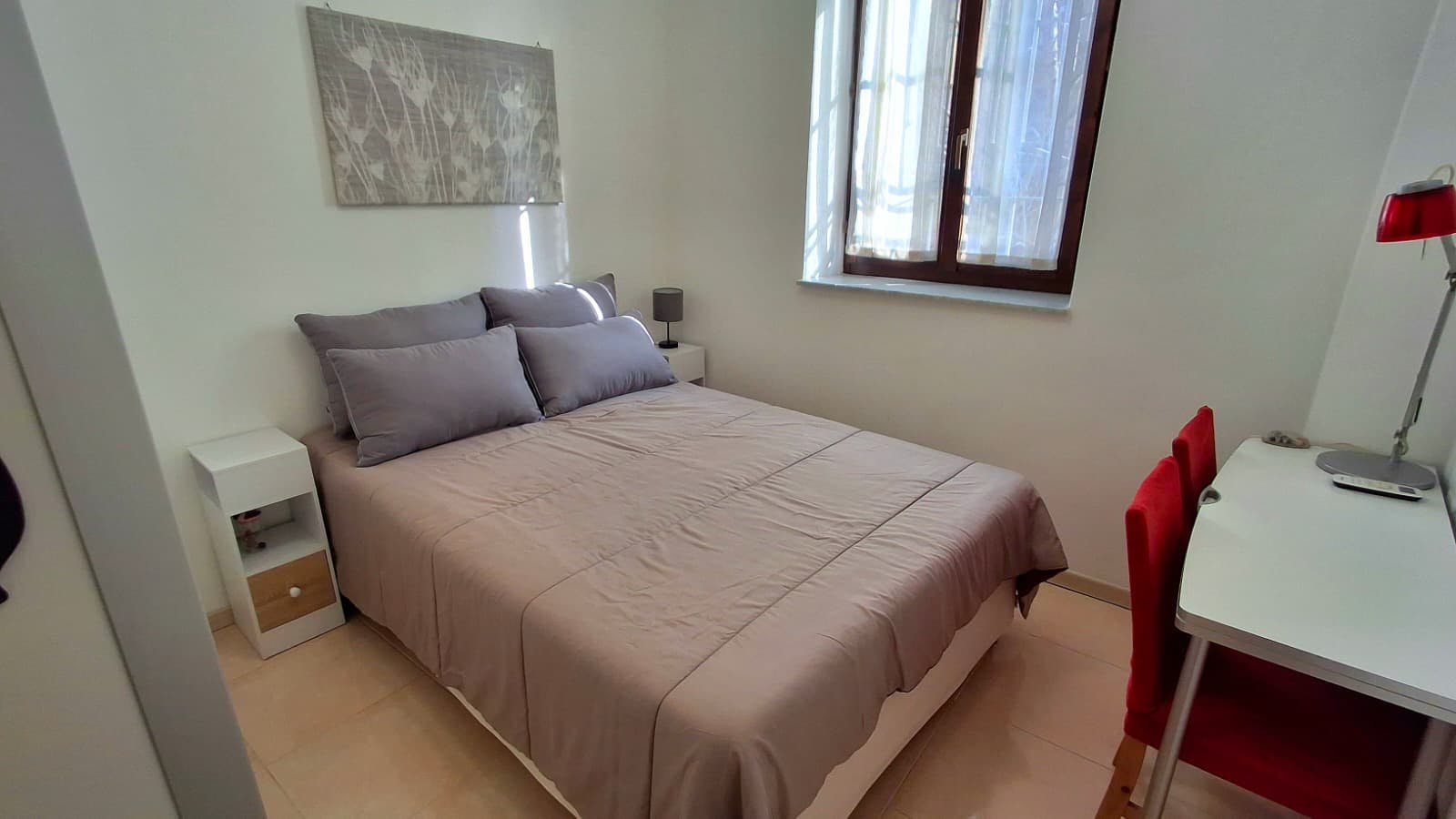 Building for rent for €1,100 per month in Milan, Via Giovanni Ameglio
