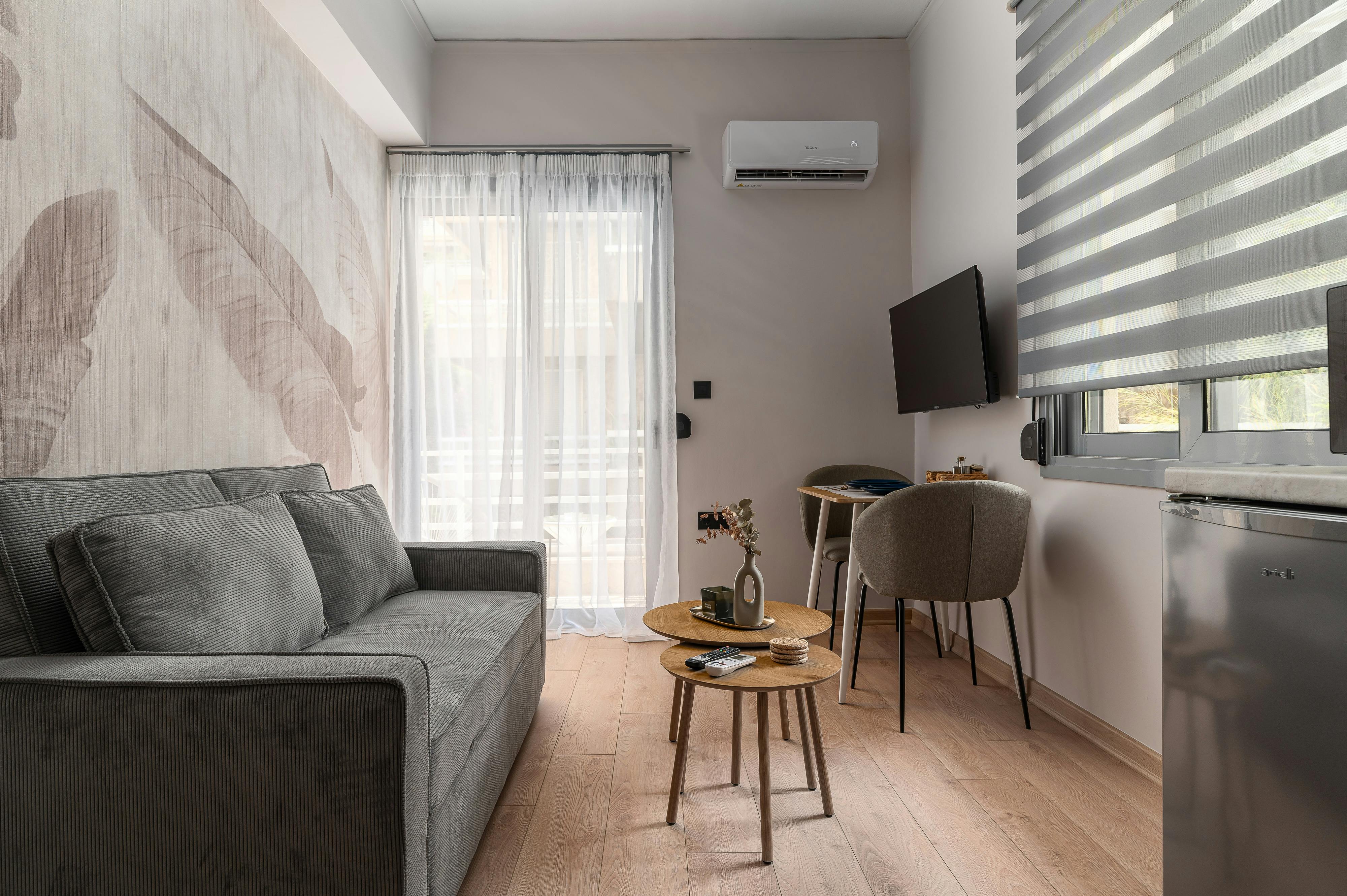 Apartment for rent for €1,600 per month in Paleo Faliro, Tritonos