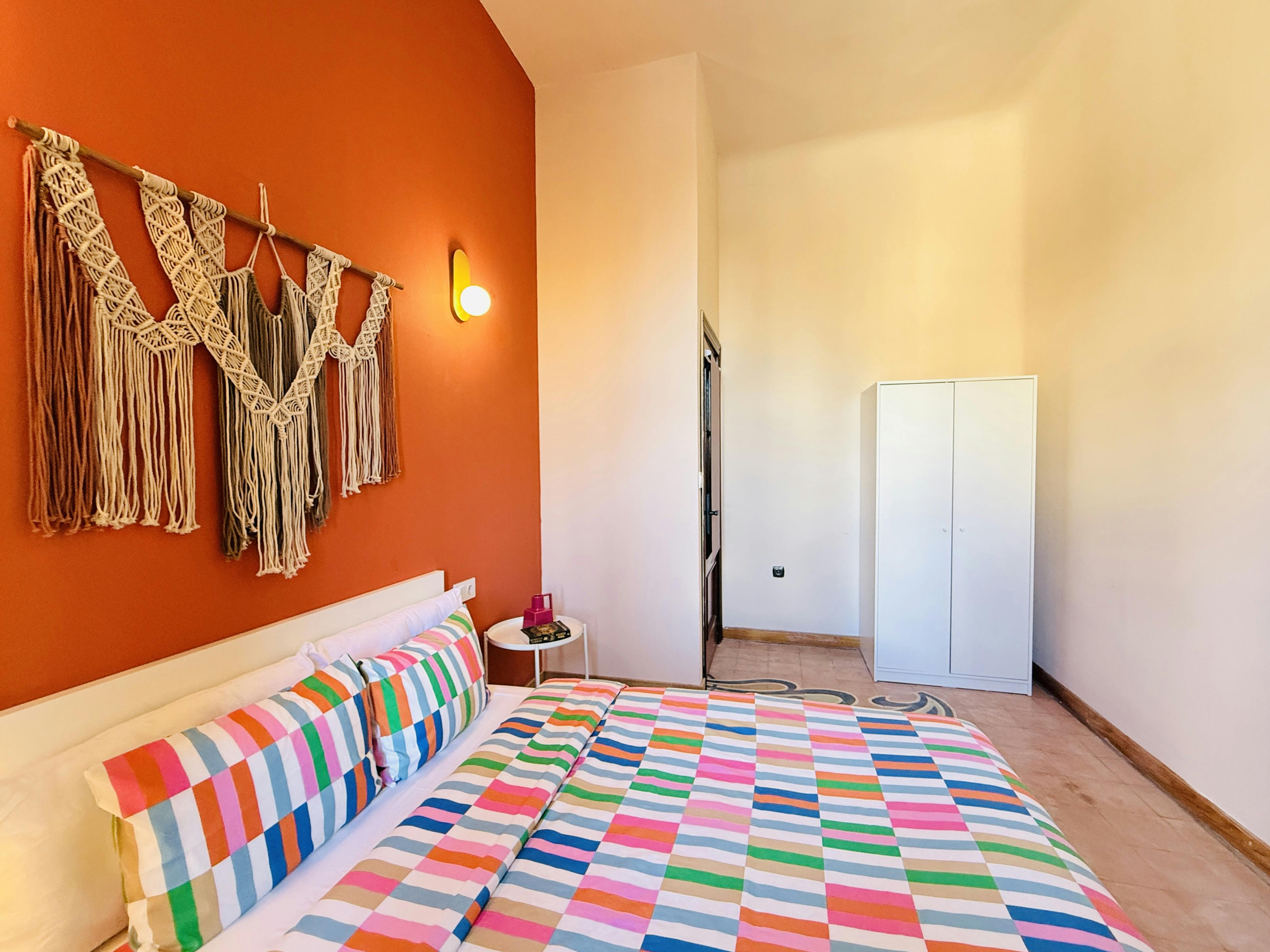 Privat rum att hyra för 600 € i månaden i Granada, Calle Gran Vía de Colón