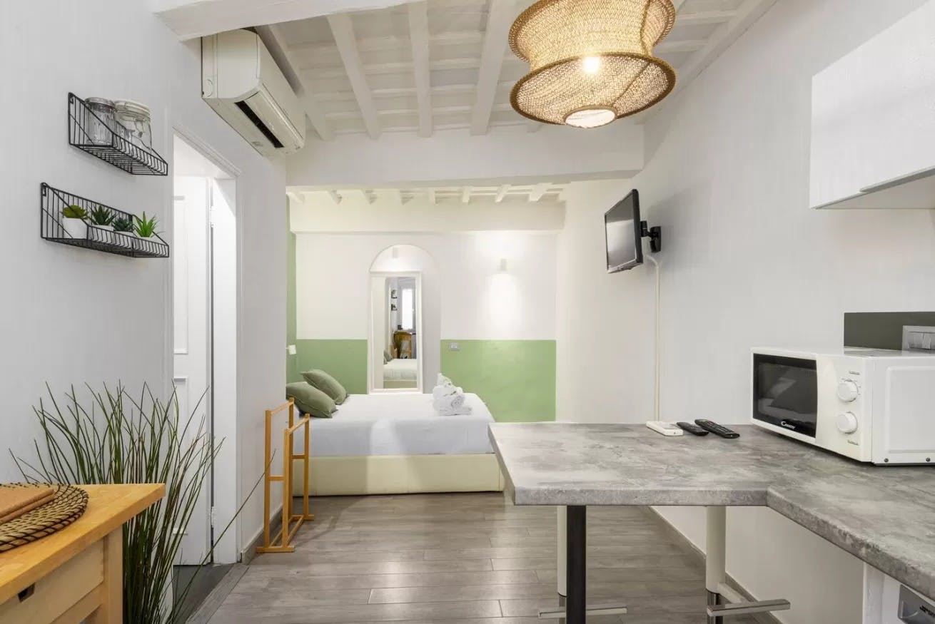 Studio for rent for €1,500 per month in Florence, Via del Castellaccio