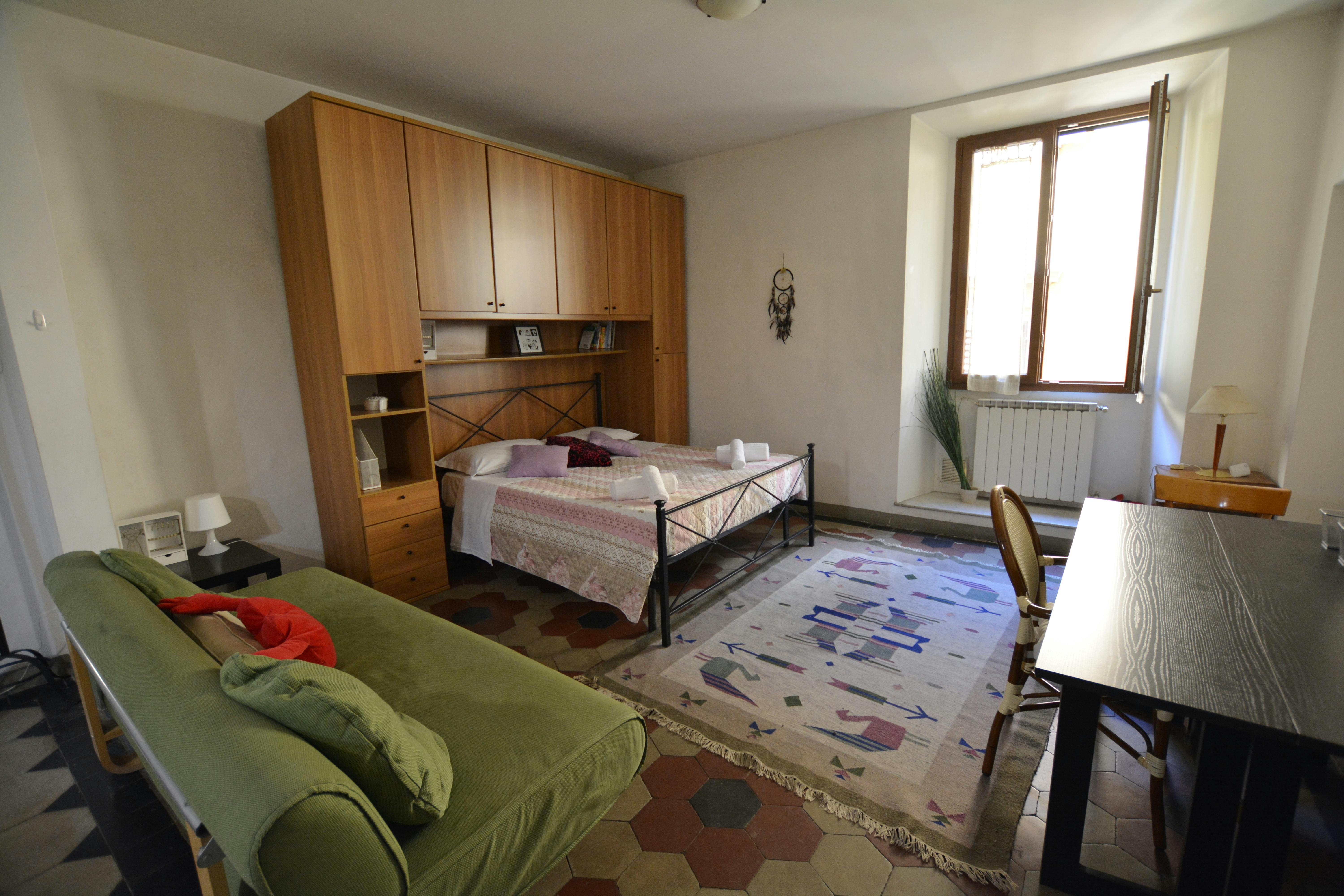 Studio for rent for €1,350 per month in Florence, Via del Corso