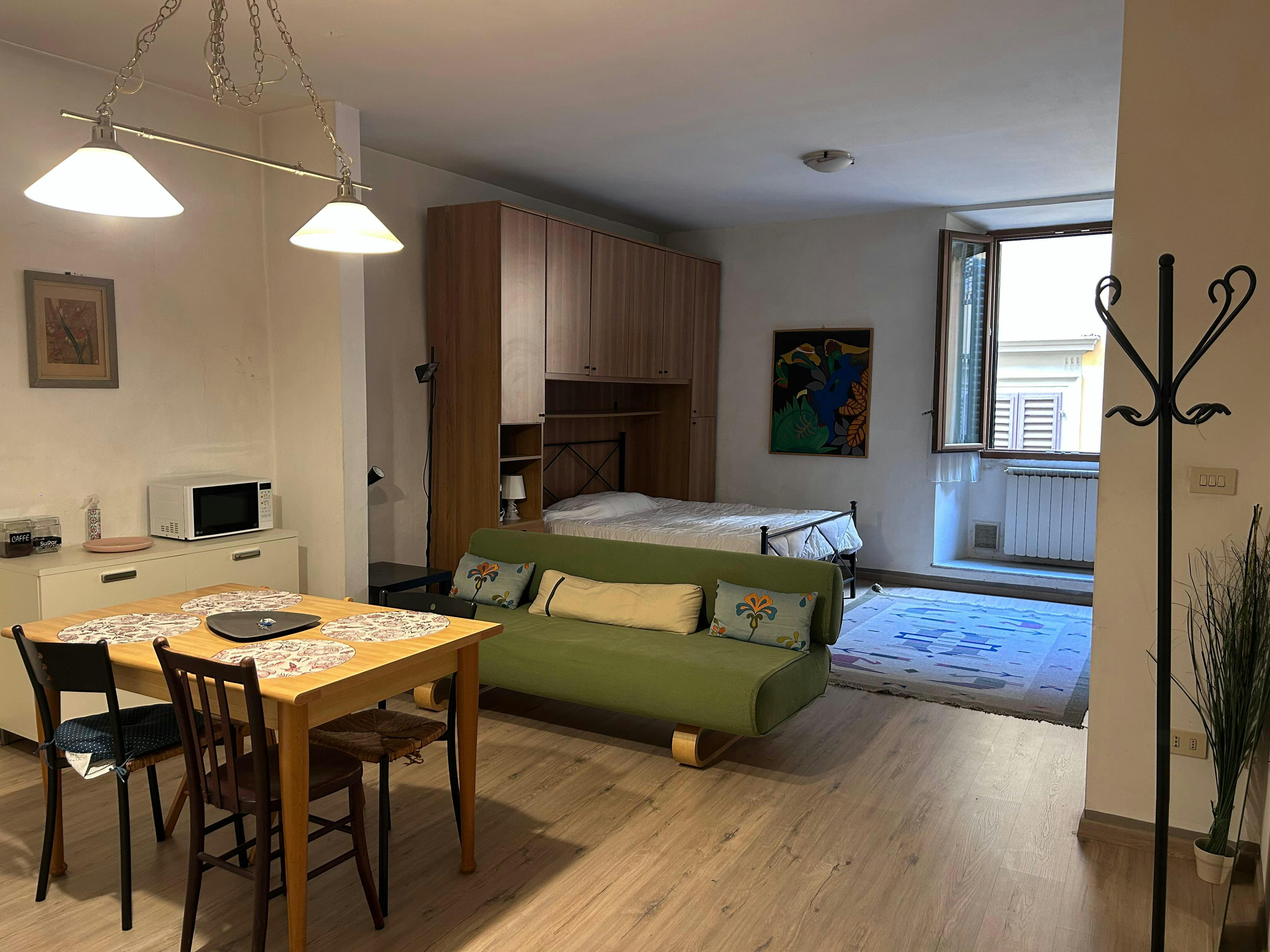 Studio à louer pour 1 250 €/mois à Florence, Via del Corso