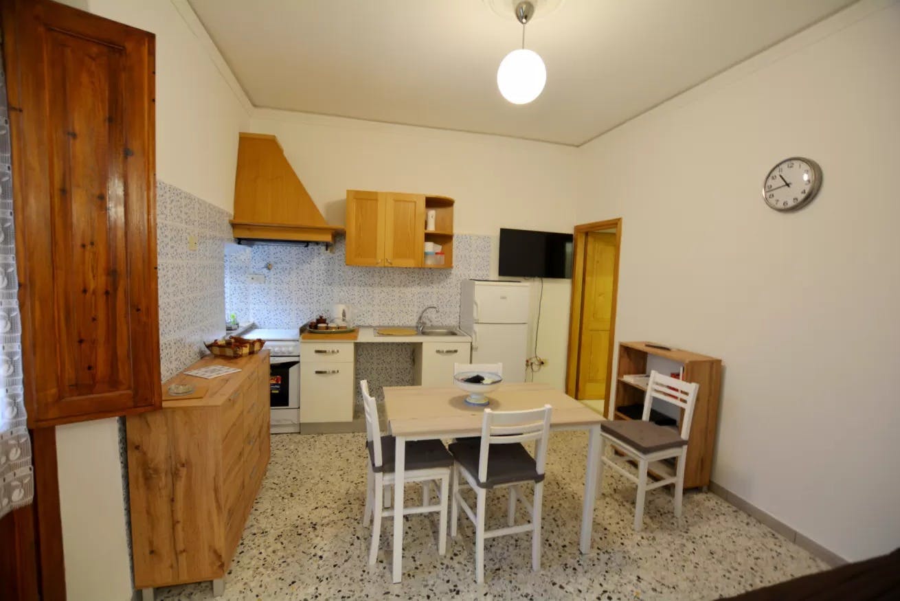 Via di Mezzo, Florence preview