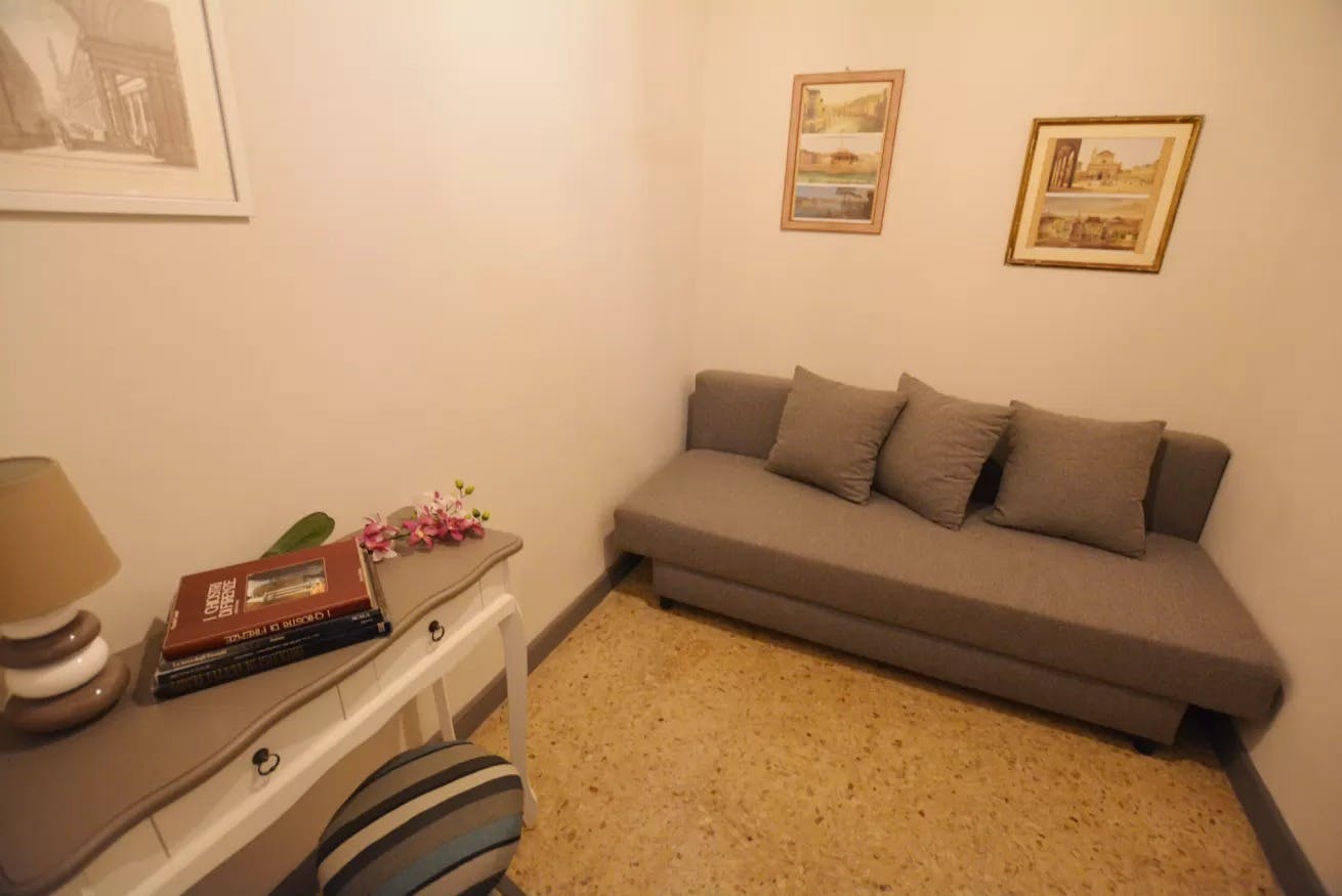 Apartment for rent for €1,350 per month in Florence, Via di Mezzo
