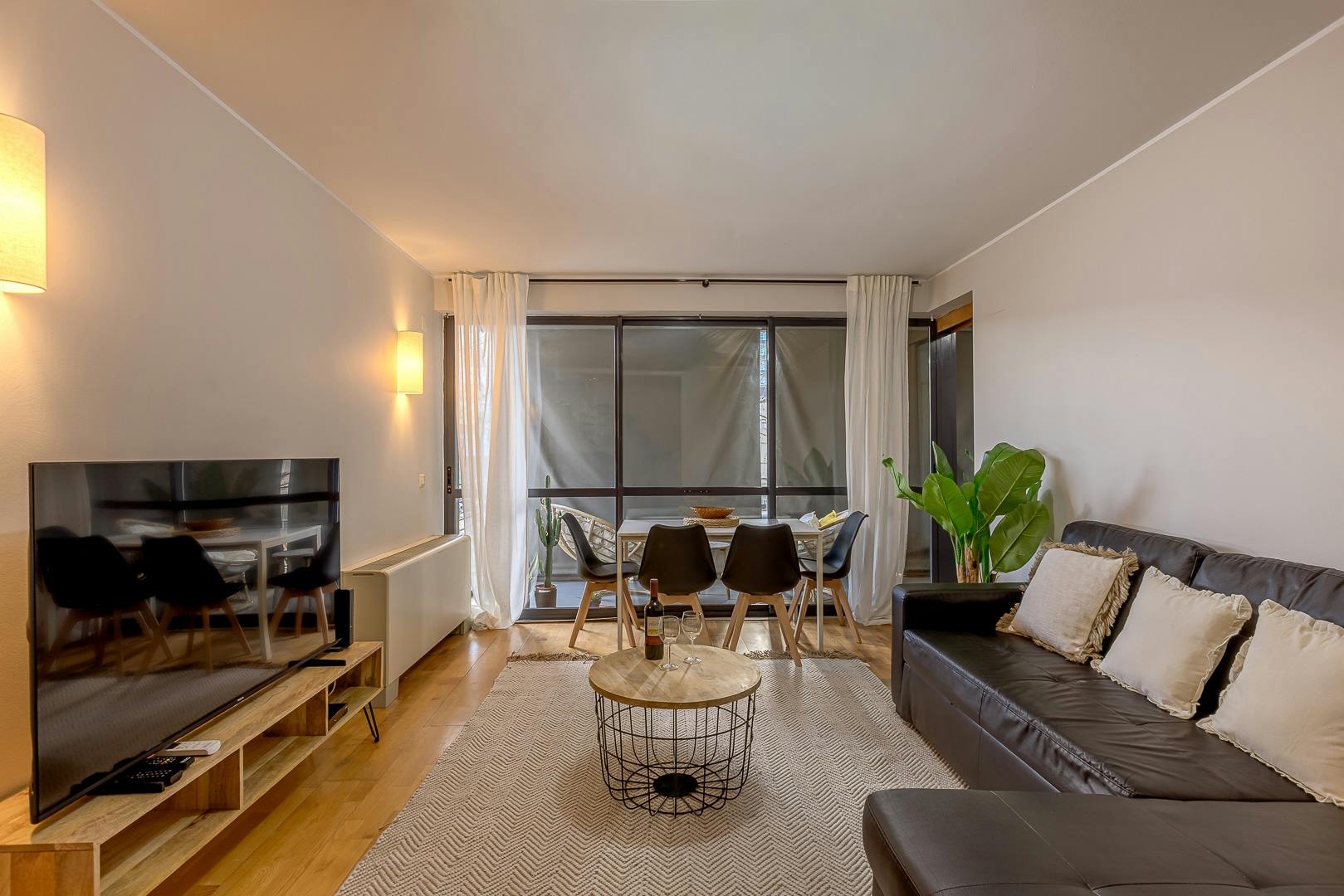 Apartment for rent for €1,500 per month in Lisbon, Rua das Galés