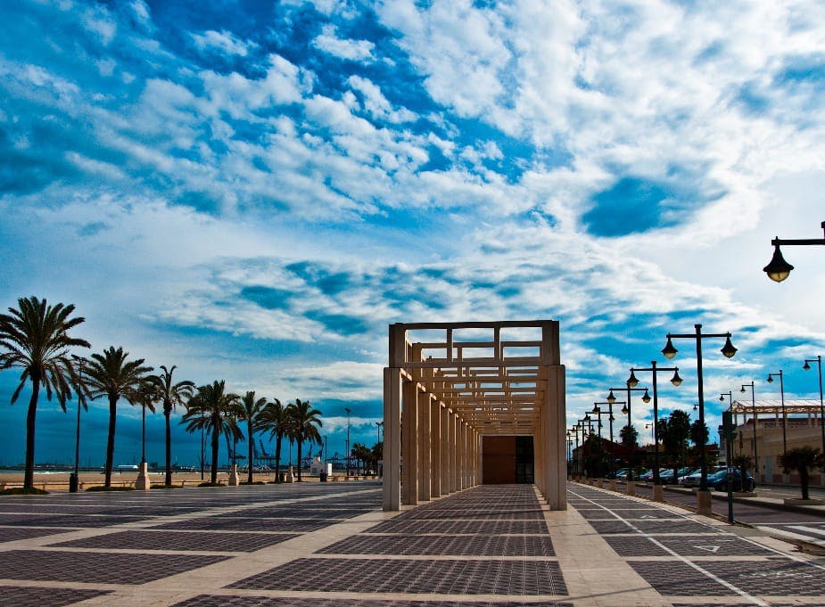 Apartment for rent for €2,200 per month in Valencia, Carrer de Sant Rafael